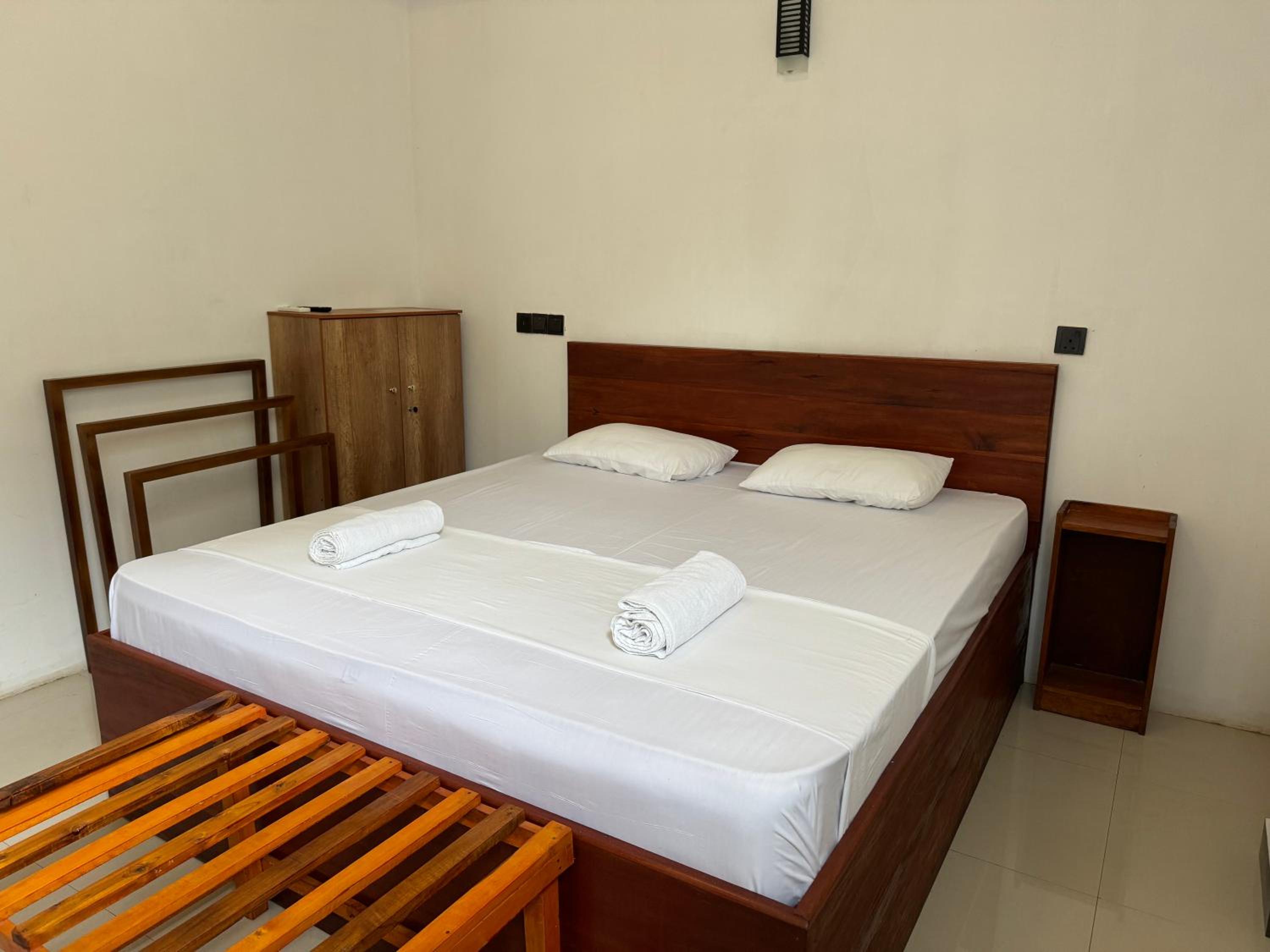 Budget Double Room photo 3