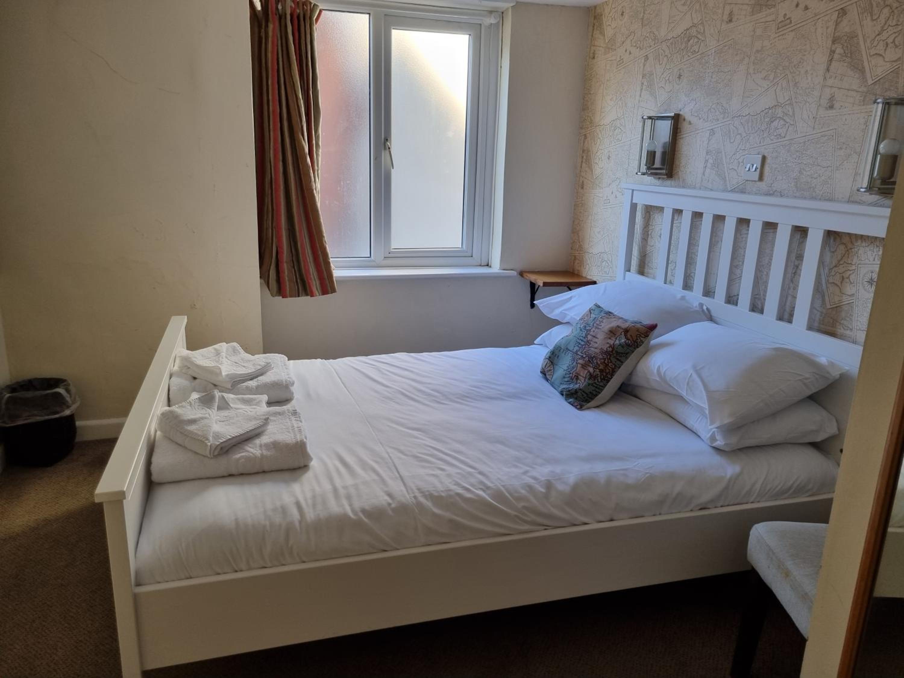 Double Room with Private Bathroom photo 3