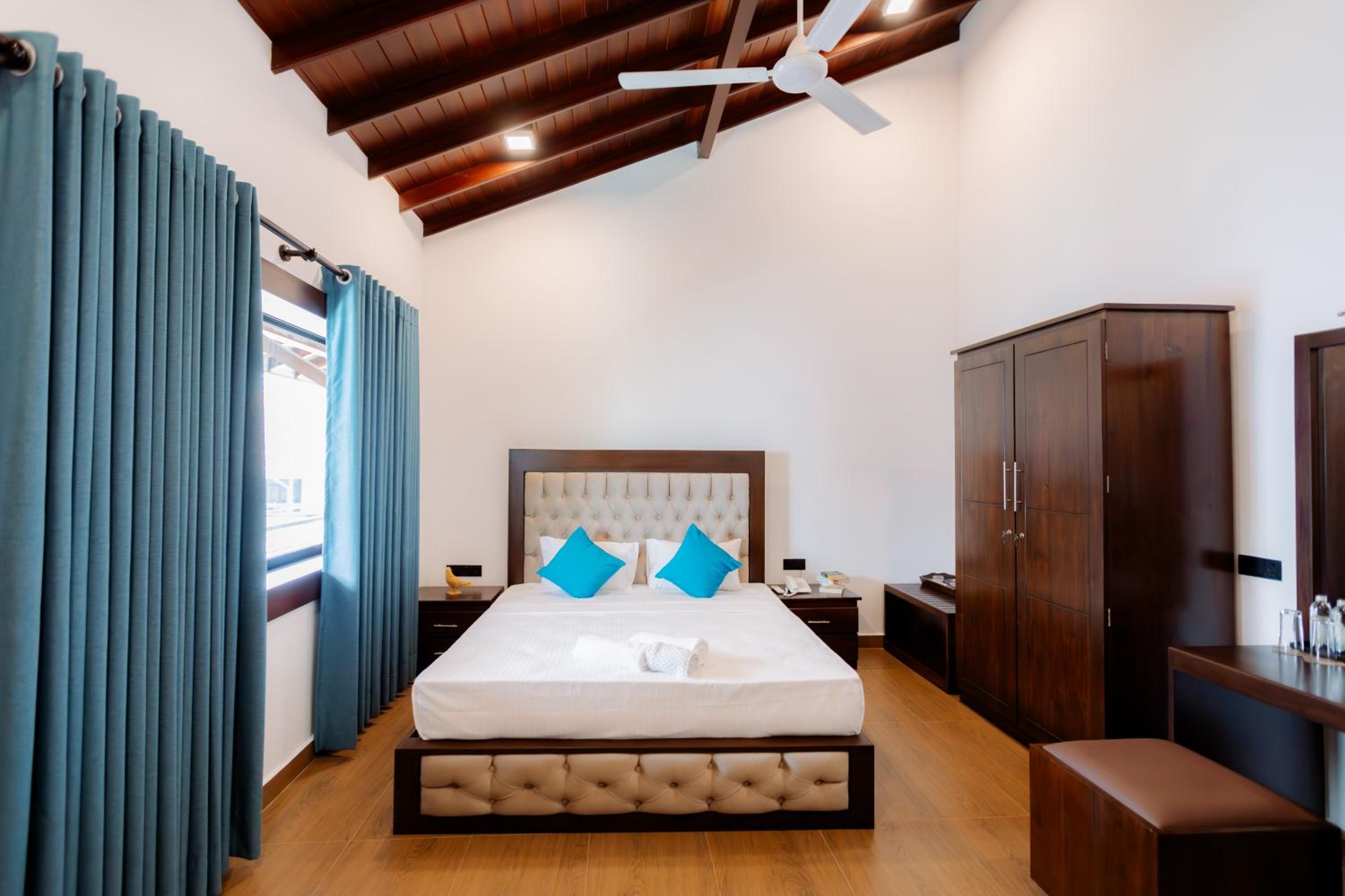 Standard Upstairs Room - Photo 3