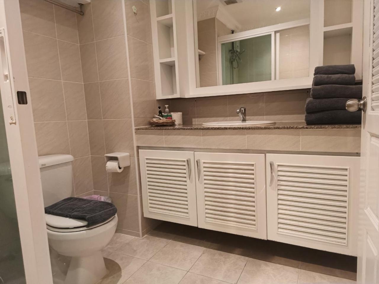 Two-Bedroom Apartment - Photo 3