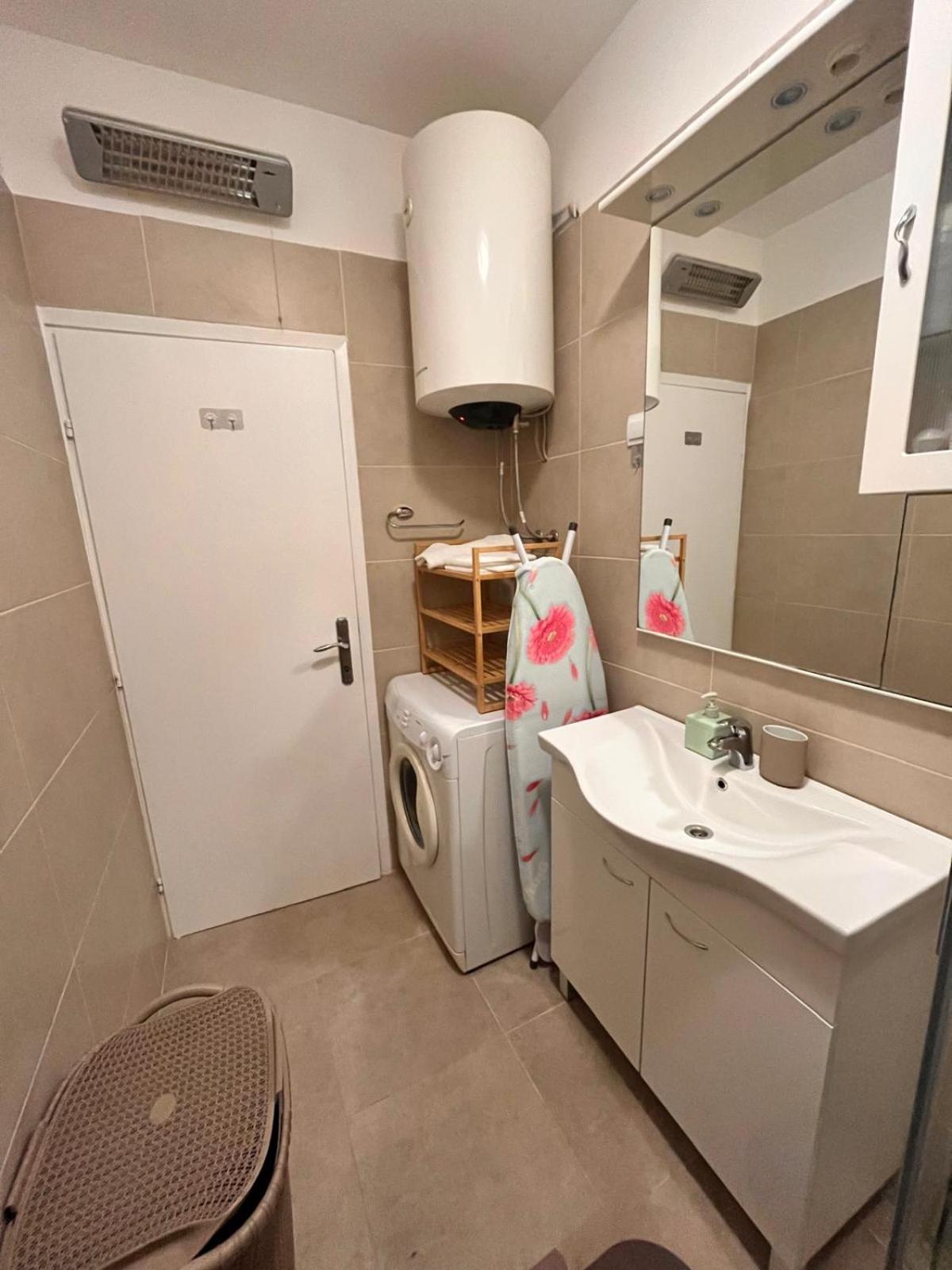 Studio Apartment With Balcony photo 2
