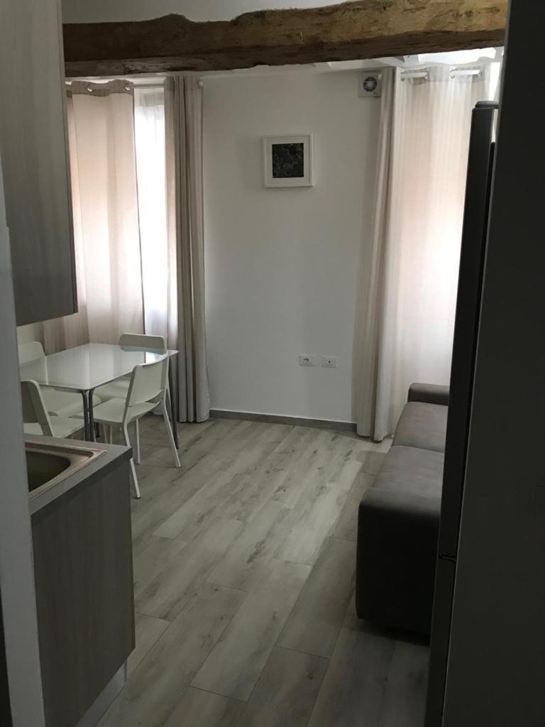 One-Bedroom Apartment - Photo 5