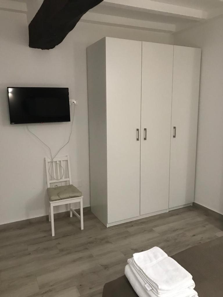 One-Bedroom Apartment - Photo 7