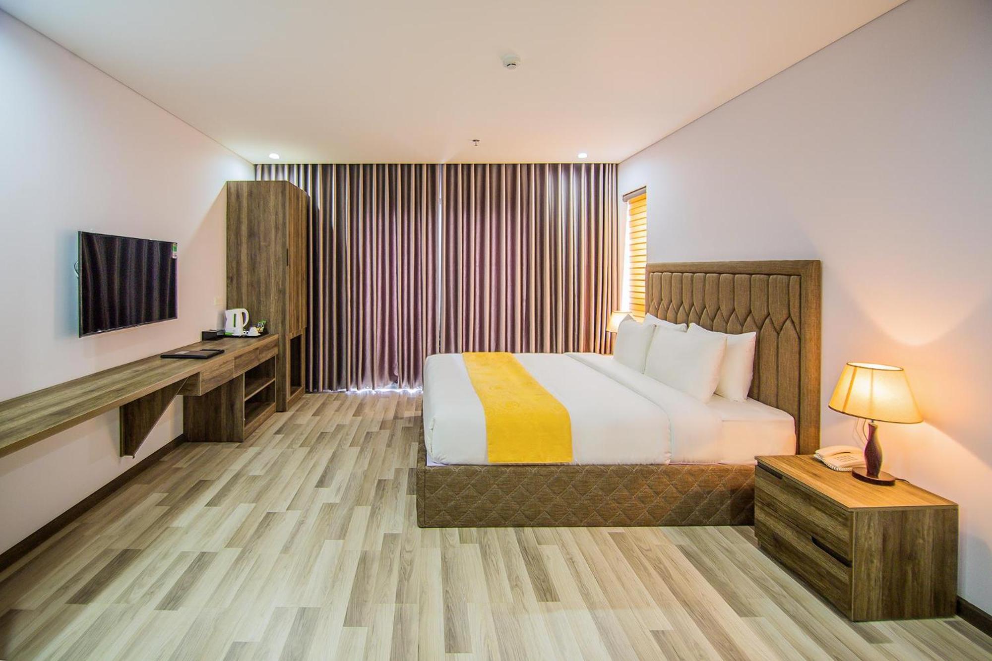 Deluxe Double or Twin Room with City View photo 2