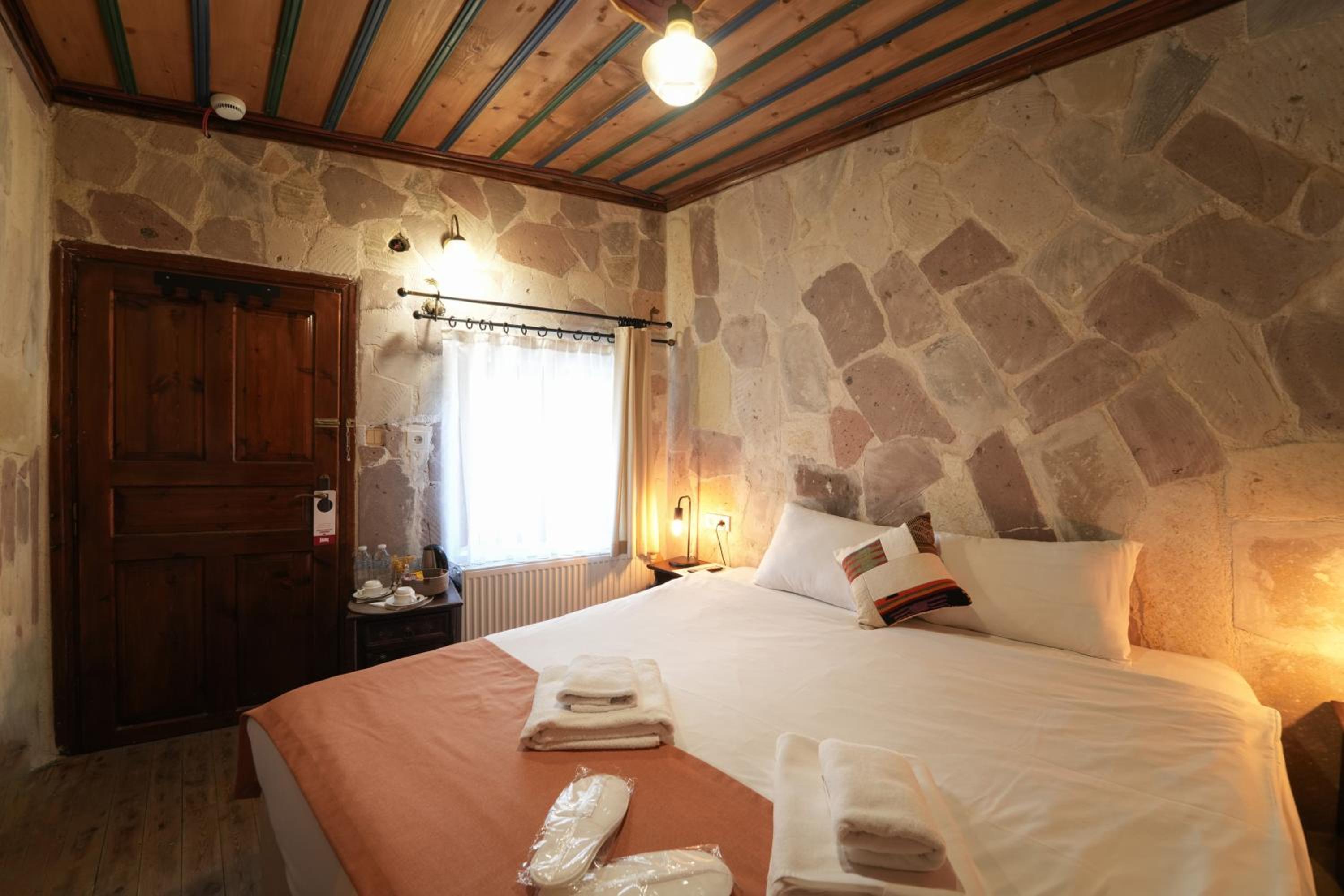 Economy Double Room photo 3