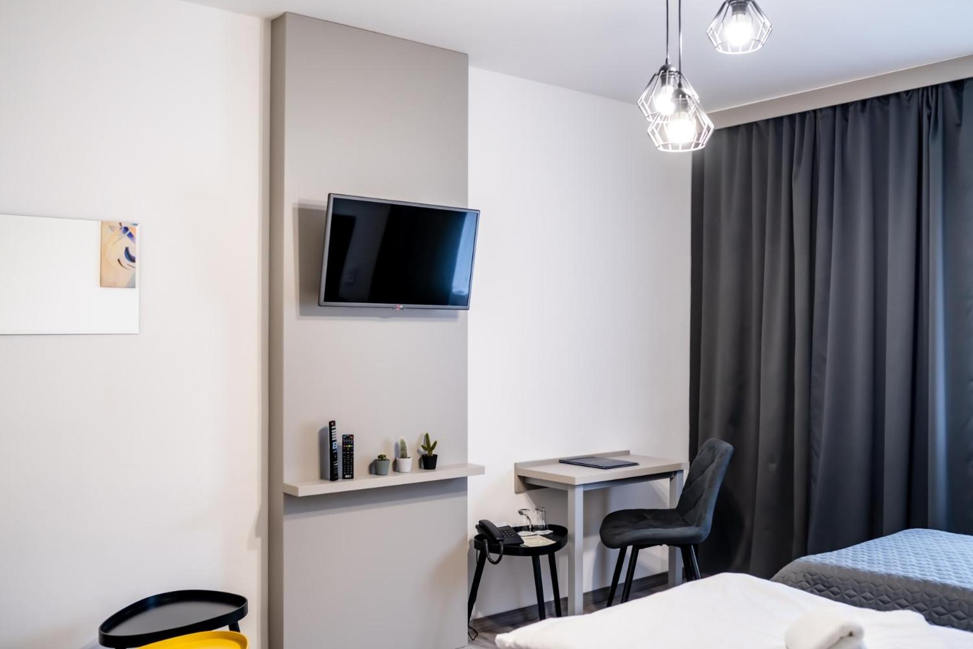 Business Twin Room - Photo 4