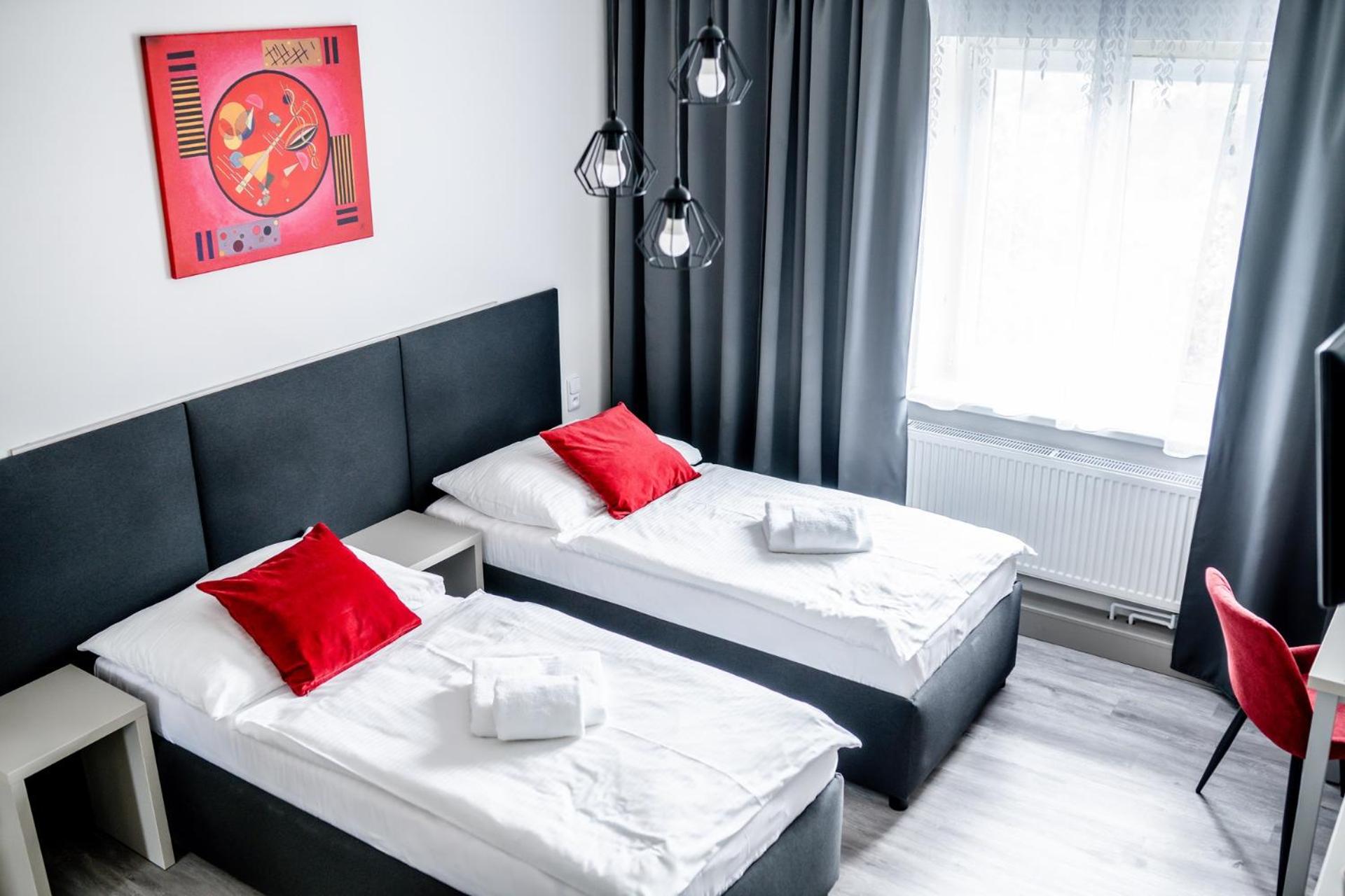 Business Twin Room - Photo 1