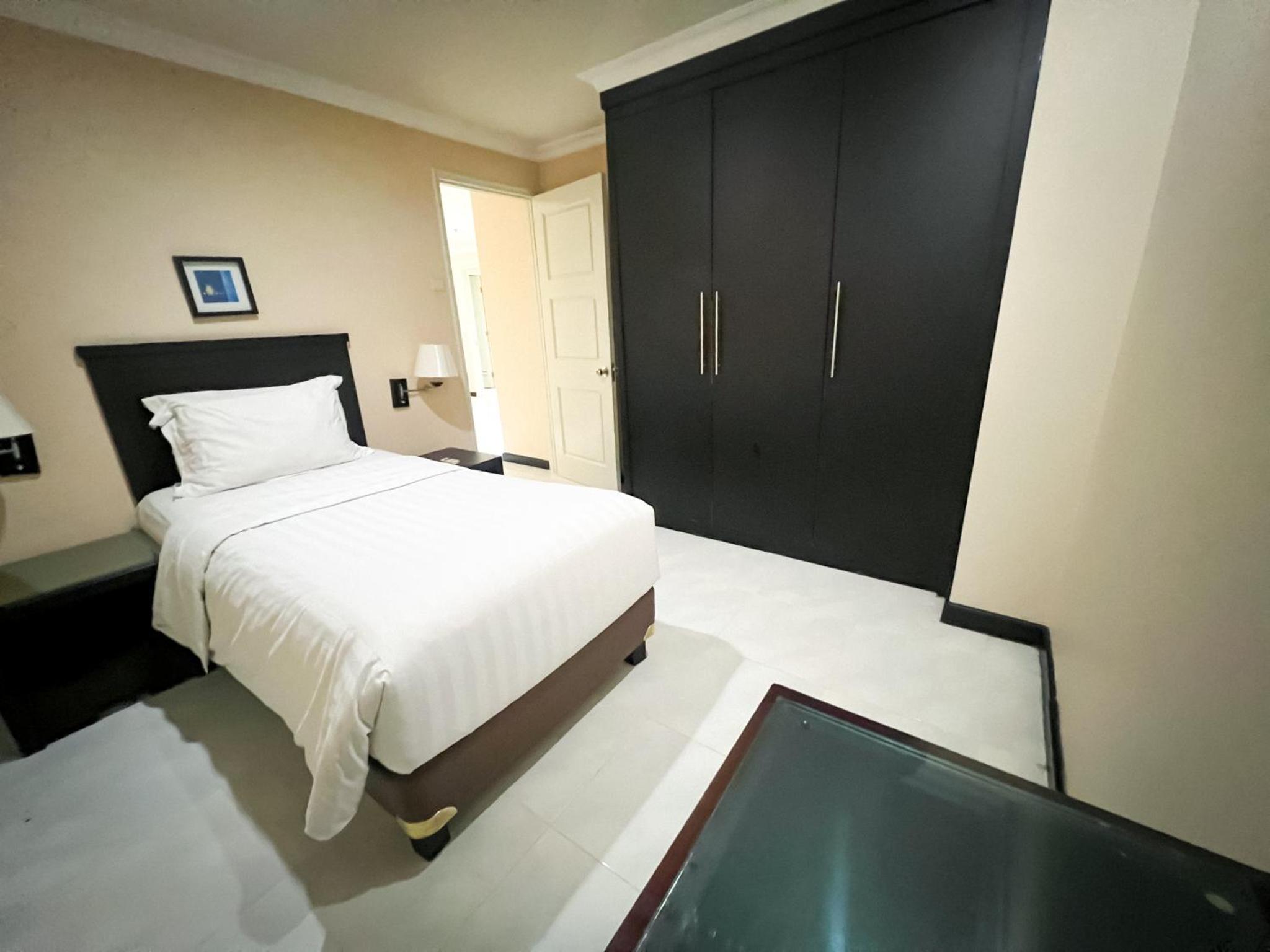 Three-Bedroom Superior Suite - Photo 6