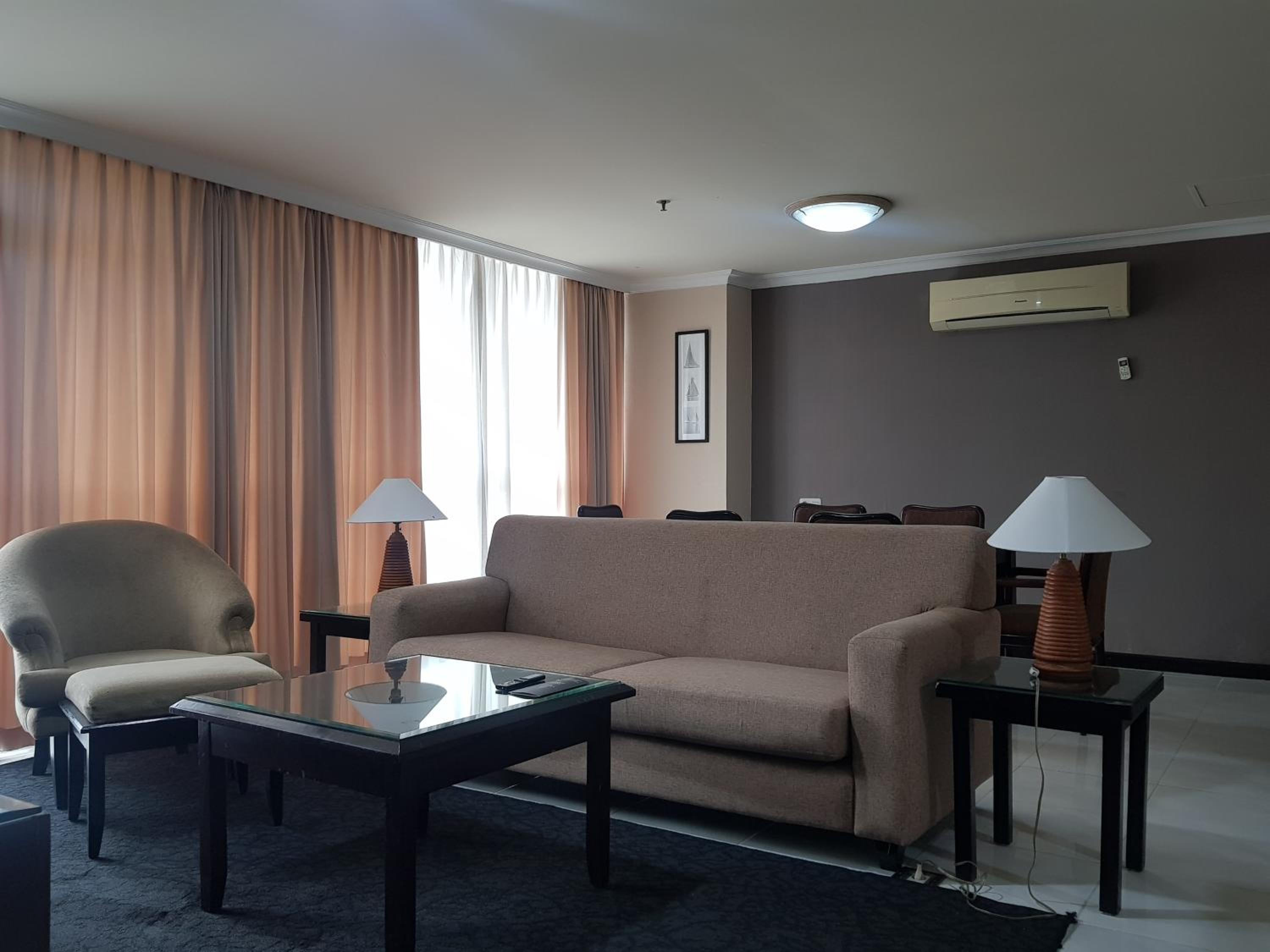 Three-Bedroom Apartment Suite - Photo 4