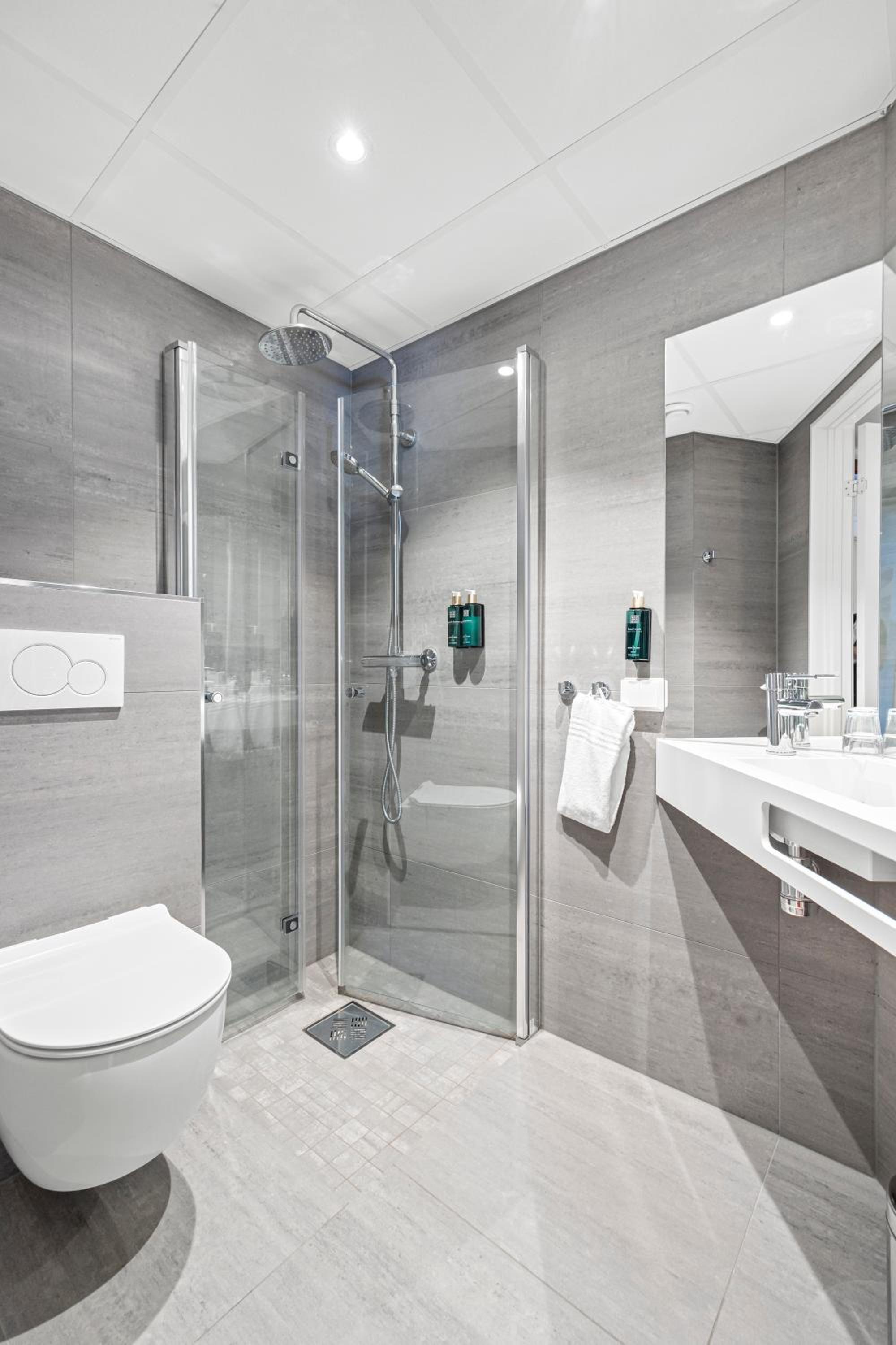 Compact Single Room photo 2