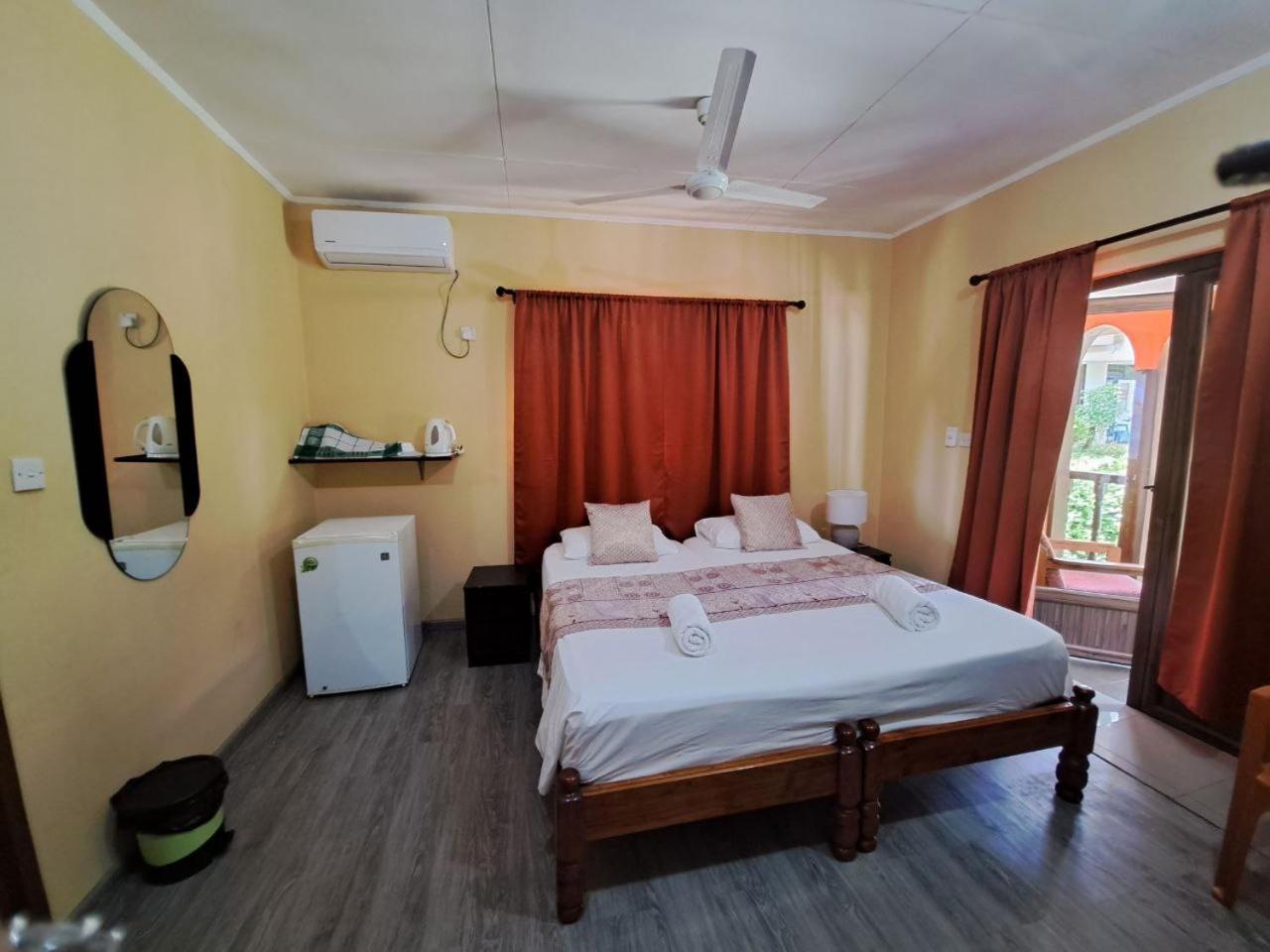 Standard Double Room photo 2