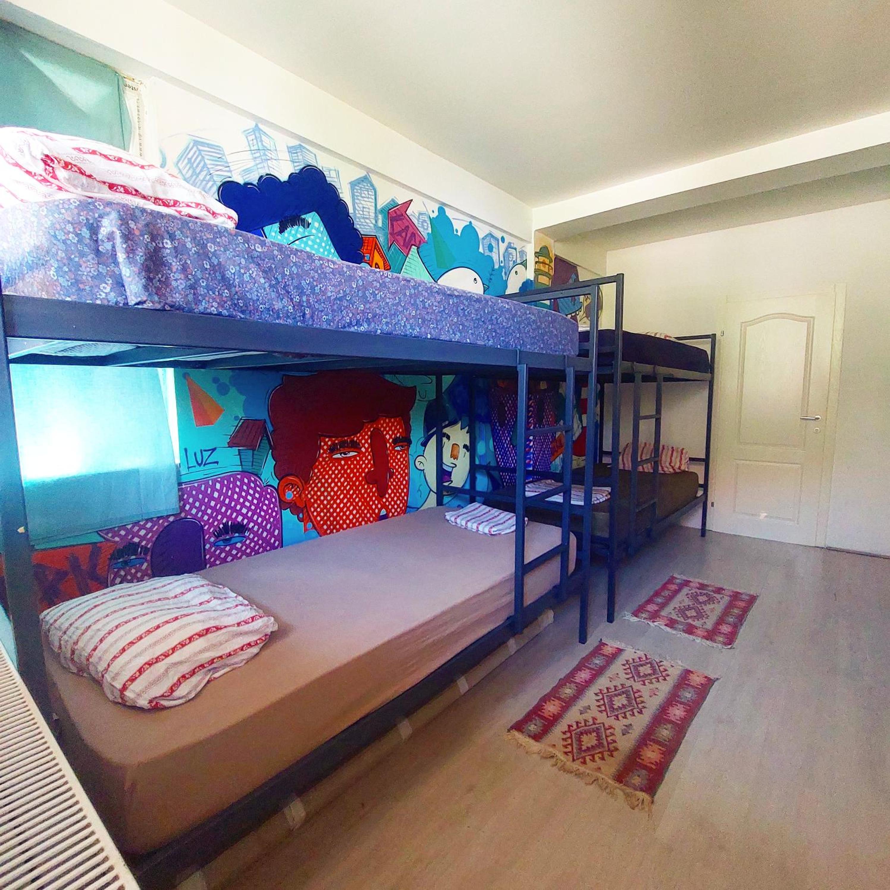 Bed in 4-Bed Mixed Dormitory Room photo 2