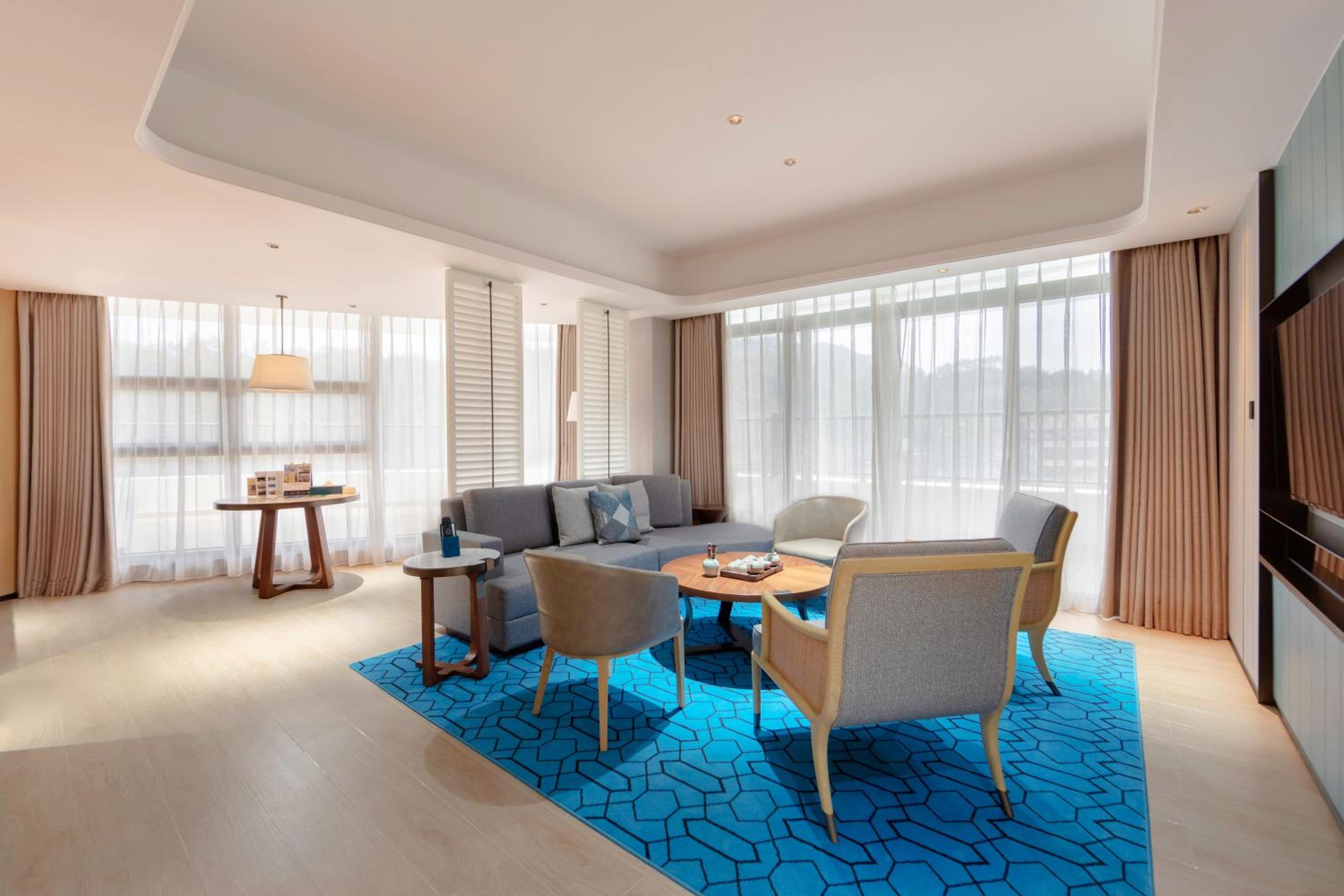 King Executive Suite (South building) photo 2