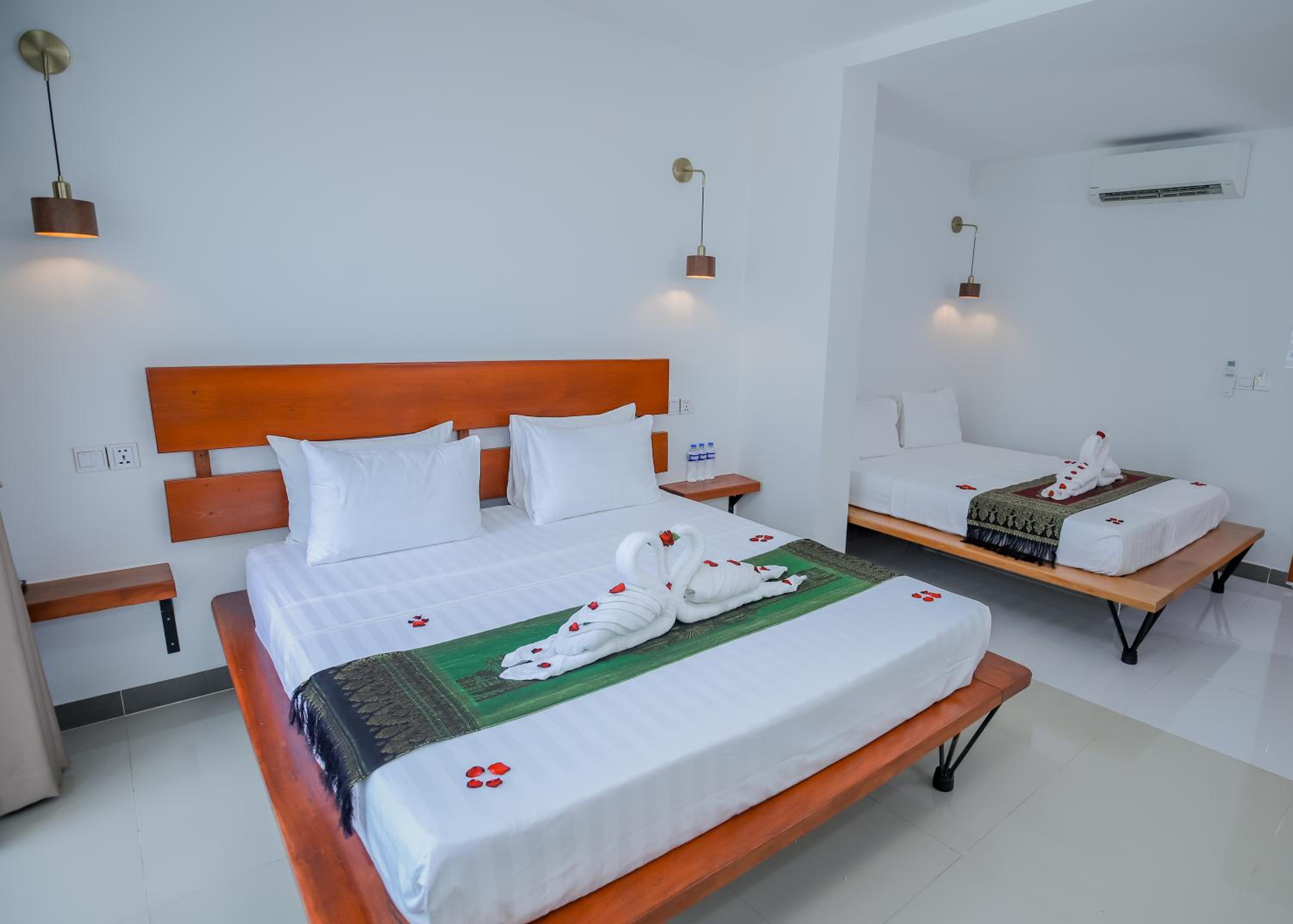Twin Room with Balcony - Photo 1