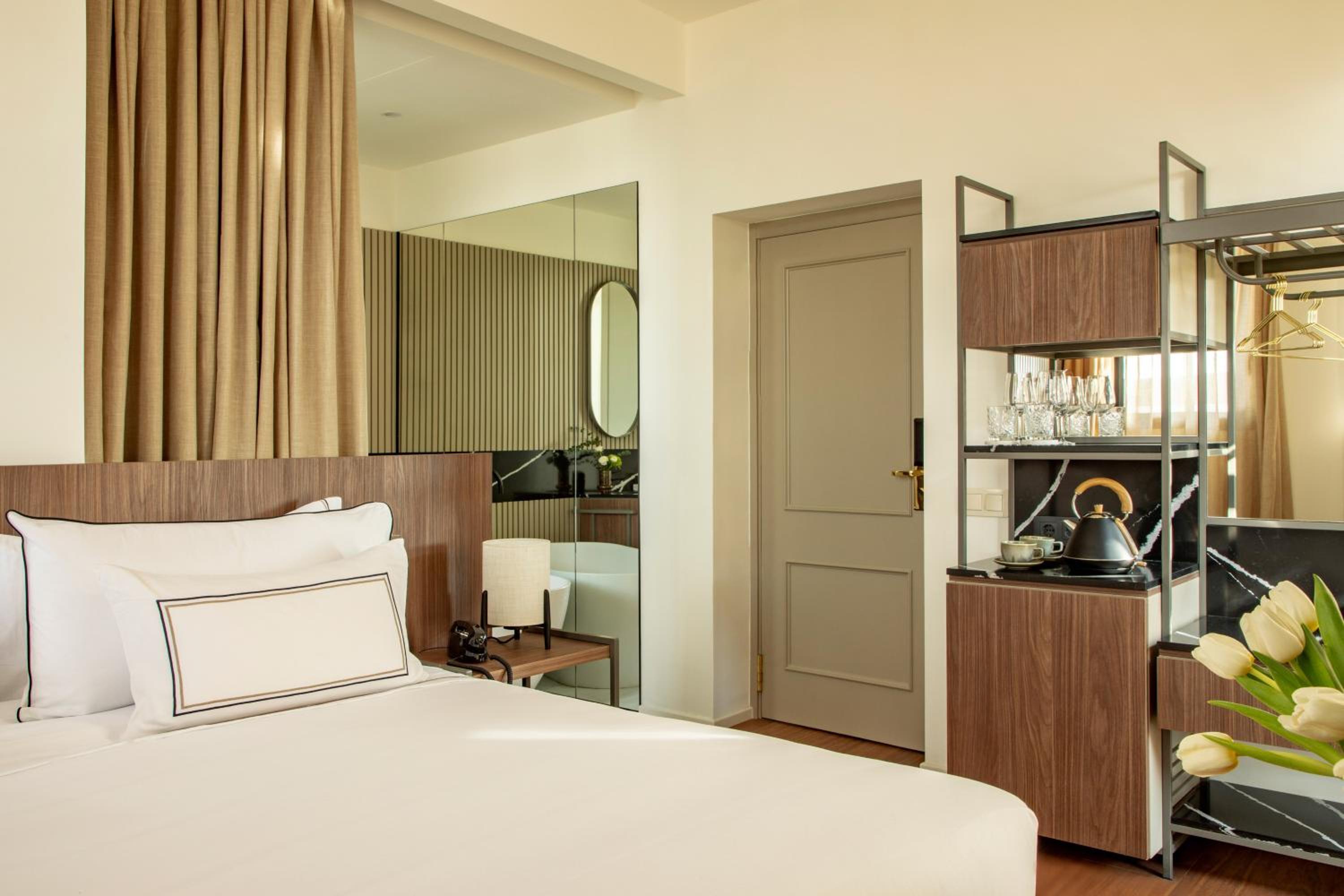 The Artist Junior Suite with Terrace and Roof Views - Photo 5