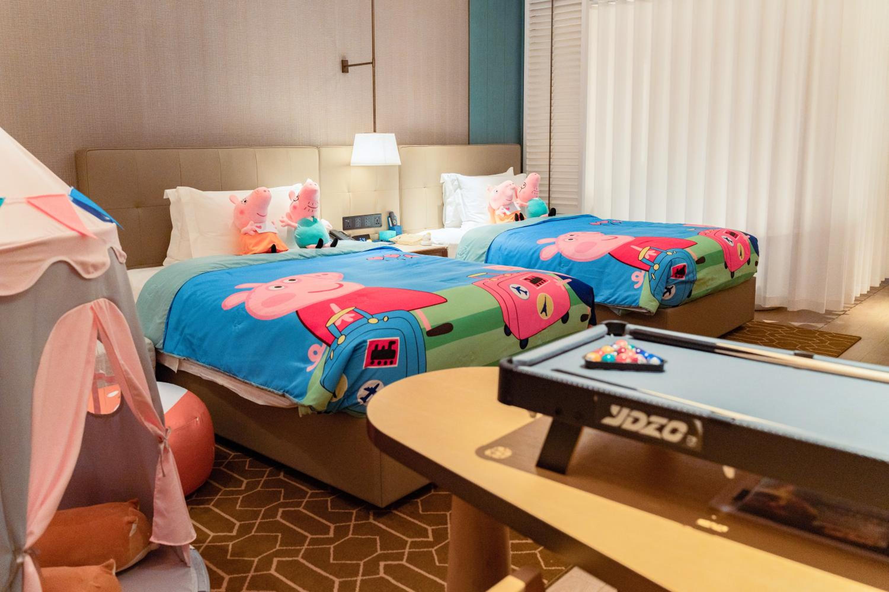 Family Room with Two Twin Beds (South building)