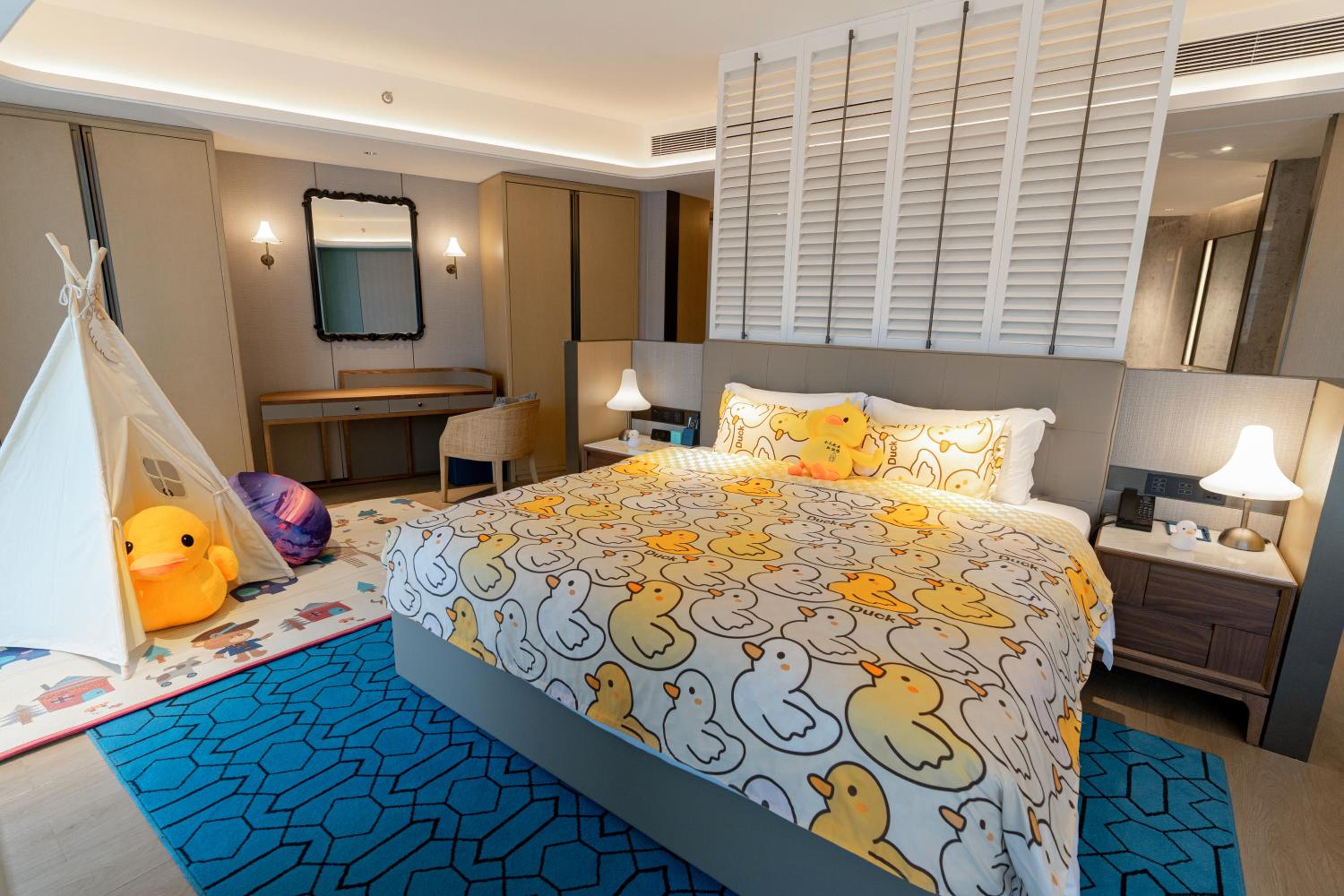 King Family Suite  (South building) photo 3