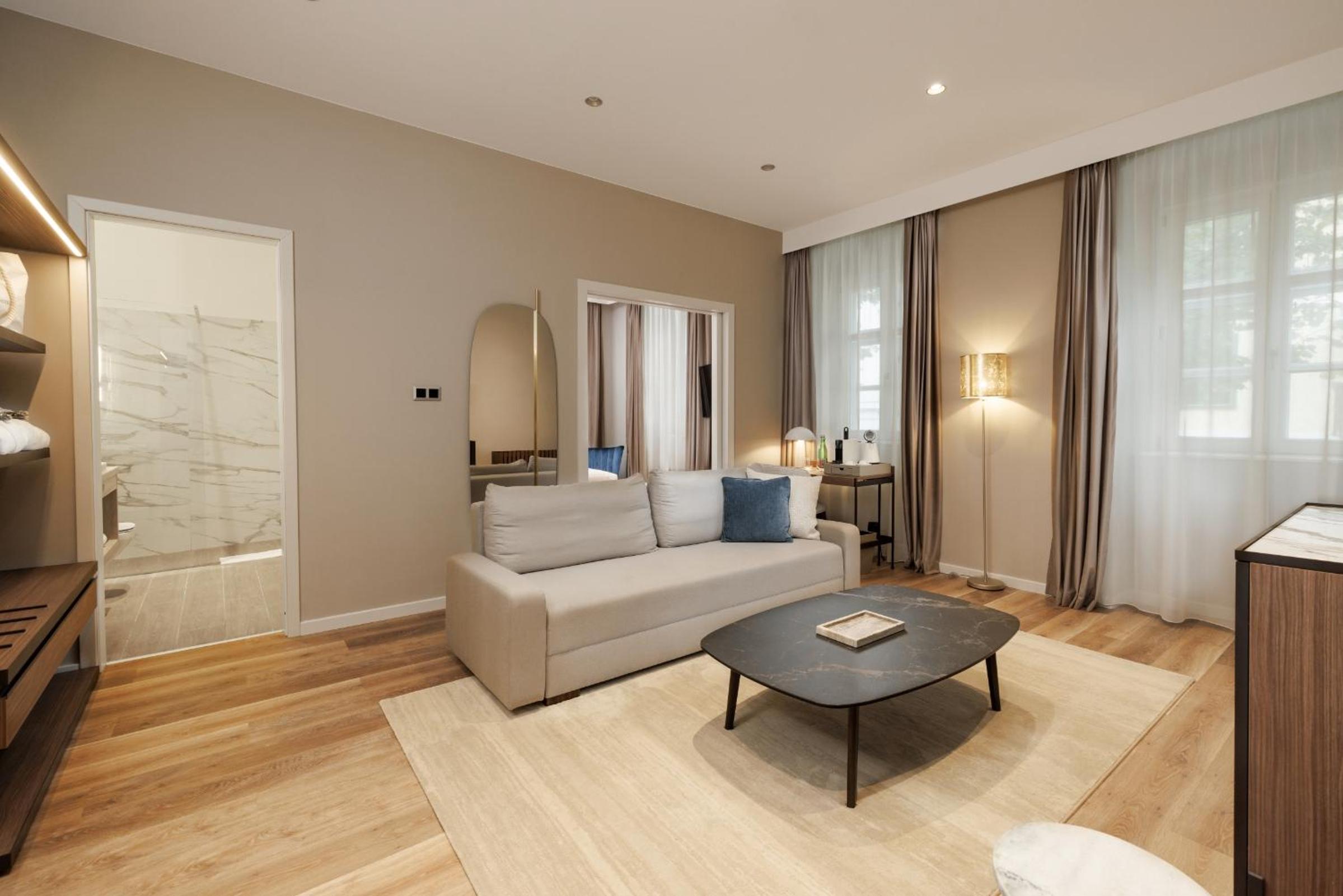 Two-Bedroom Suite thumbnail 6