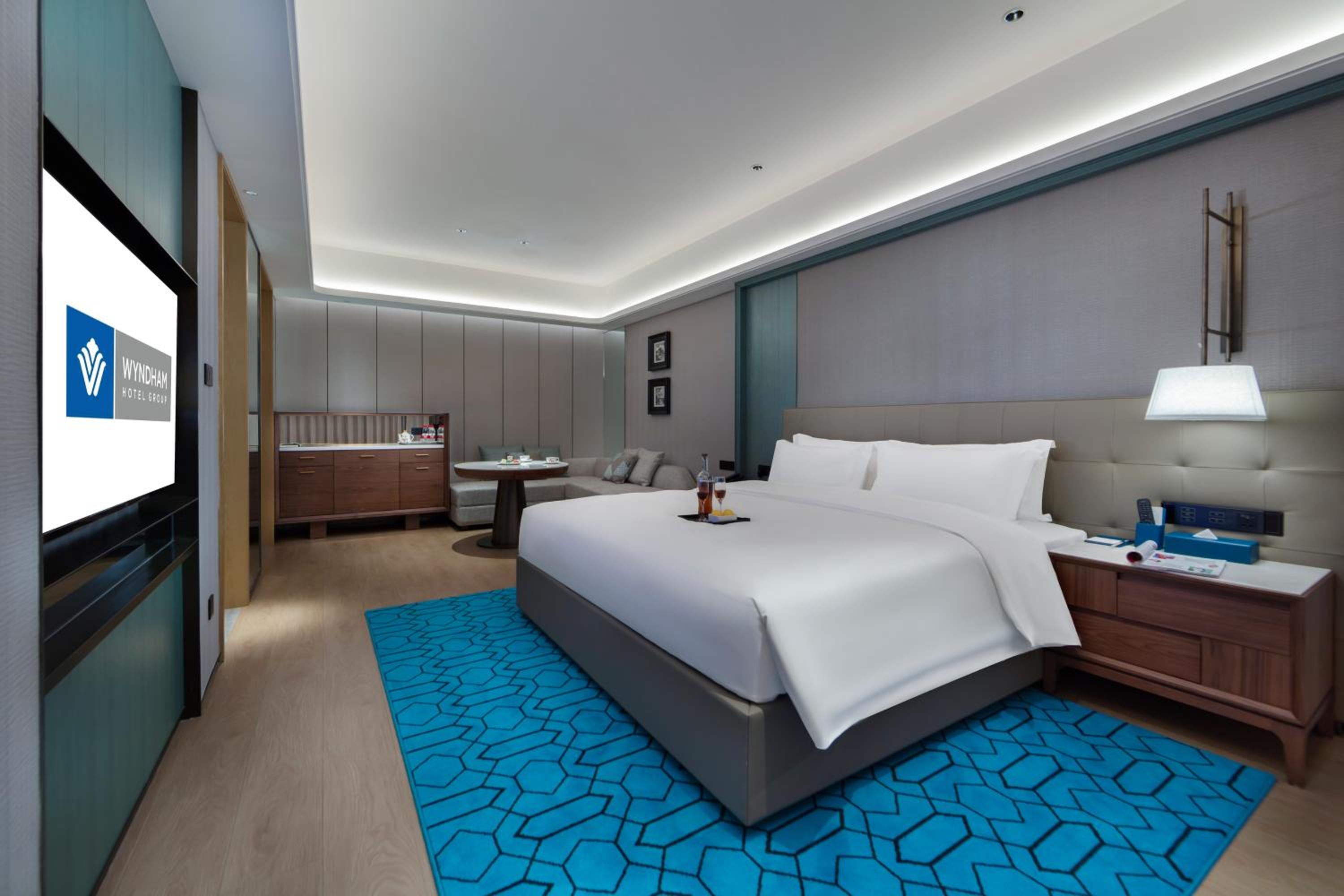 Reserve King Room (South building) photo 2