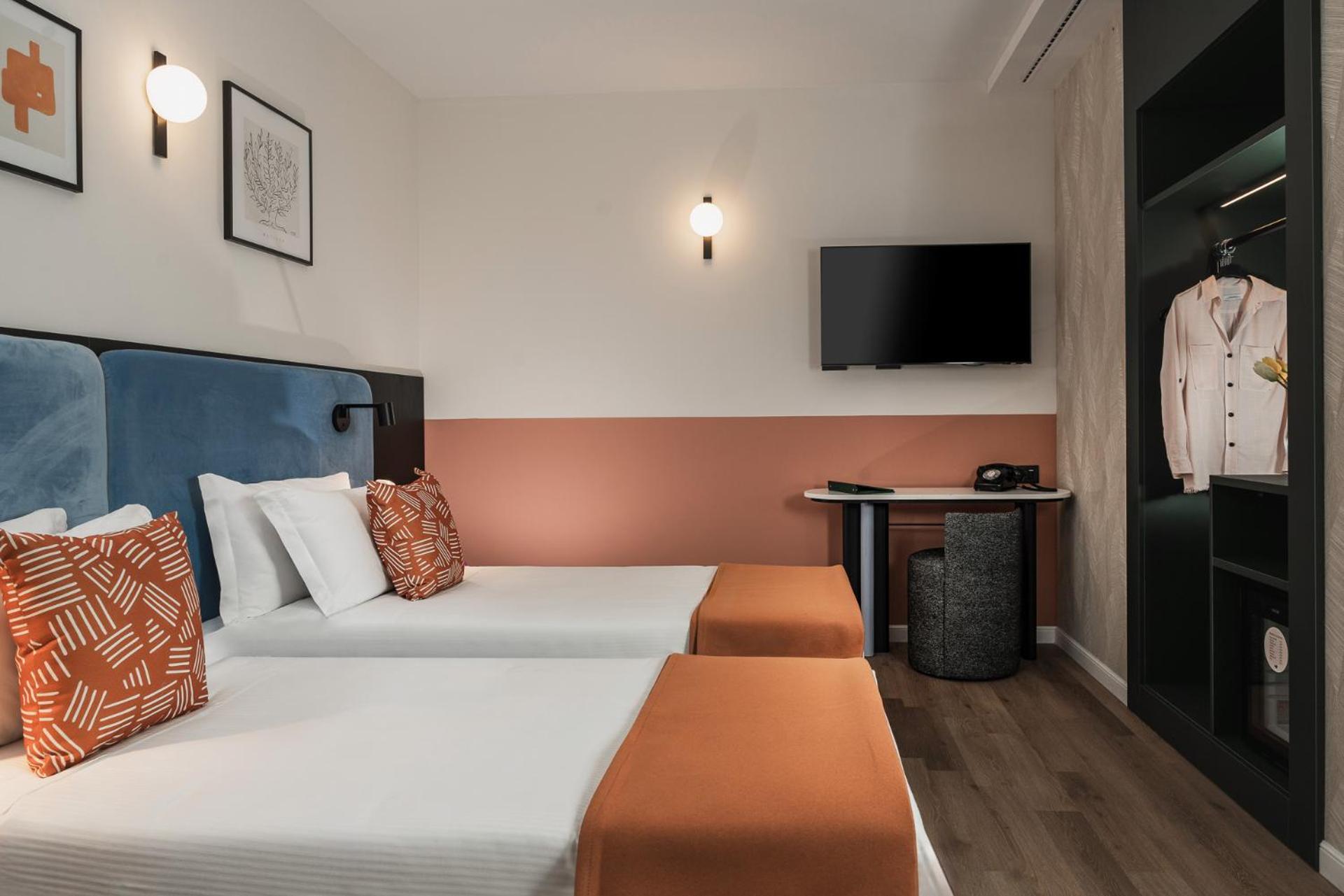 Standard Double Room - Photo 6