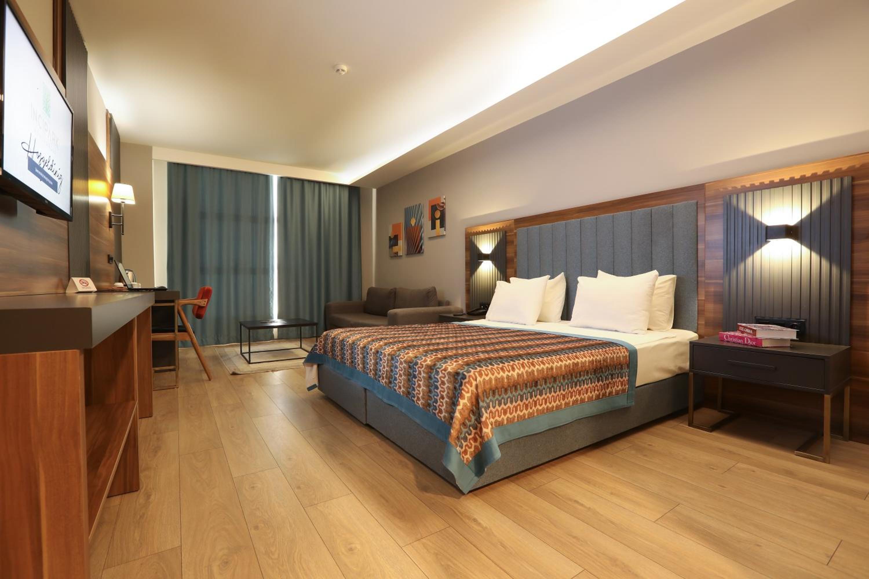 Deluxe Room - Photo 1