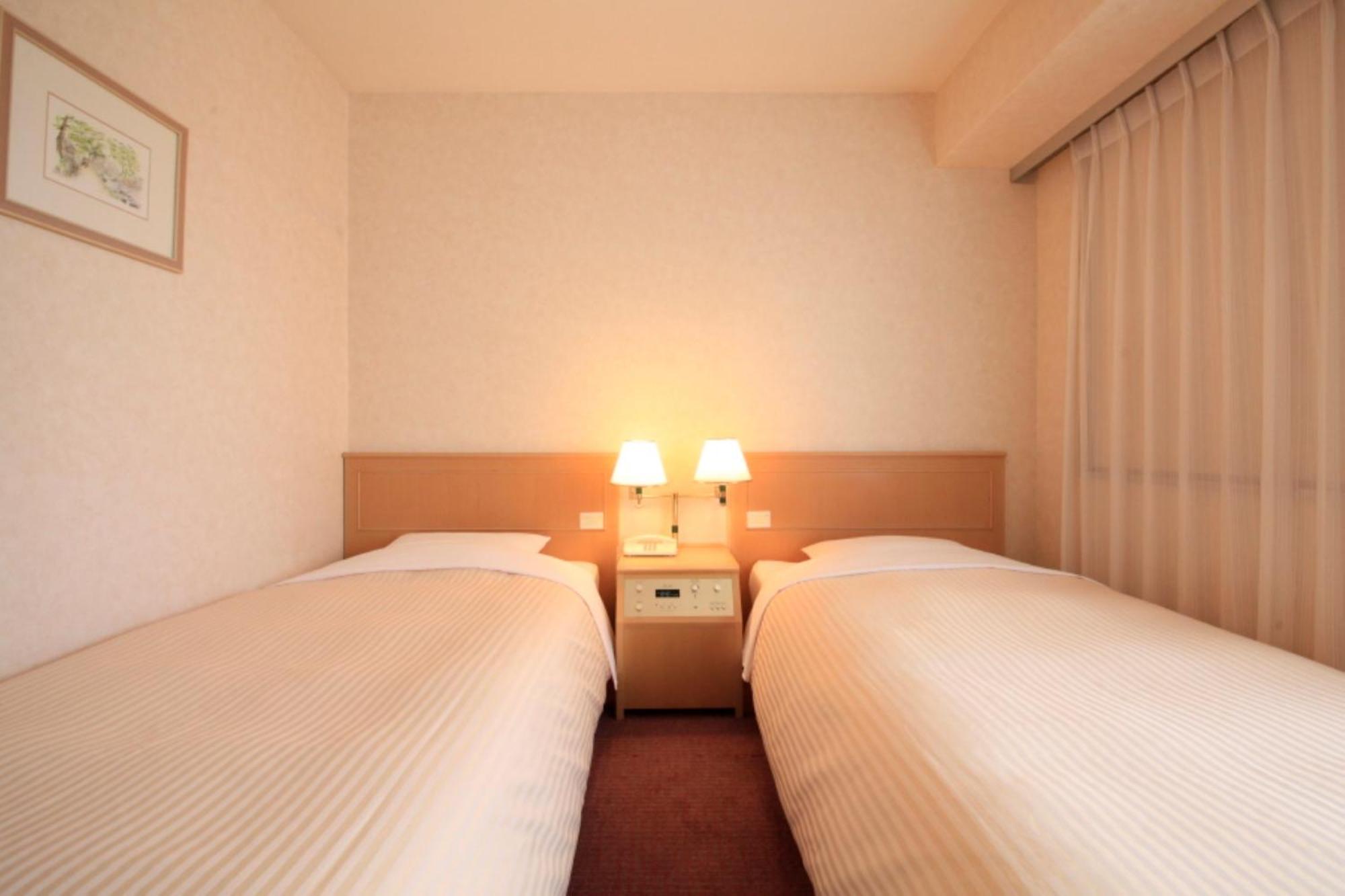 Twin Room - Smoking photo 1