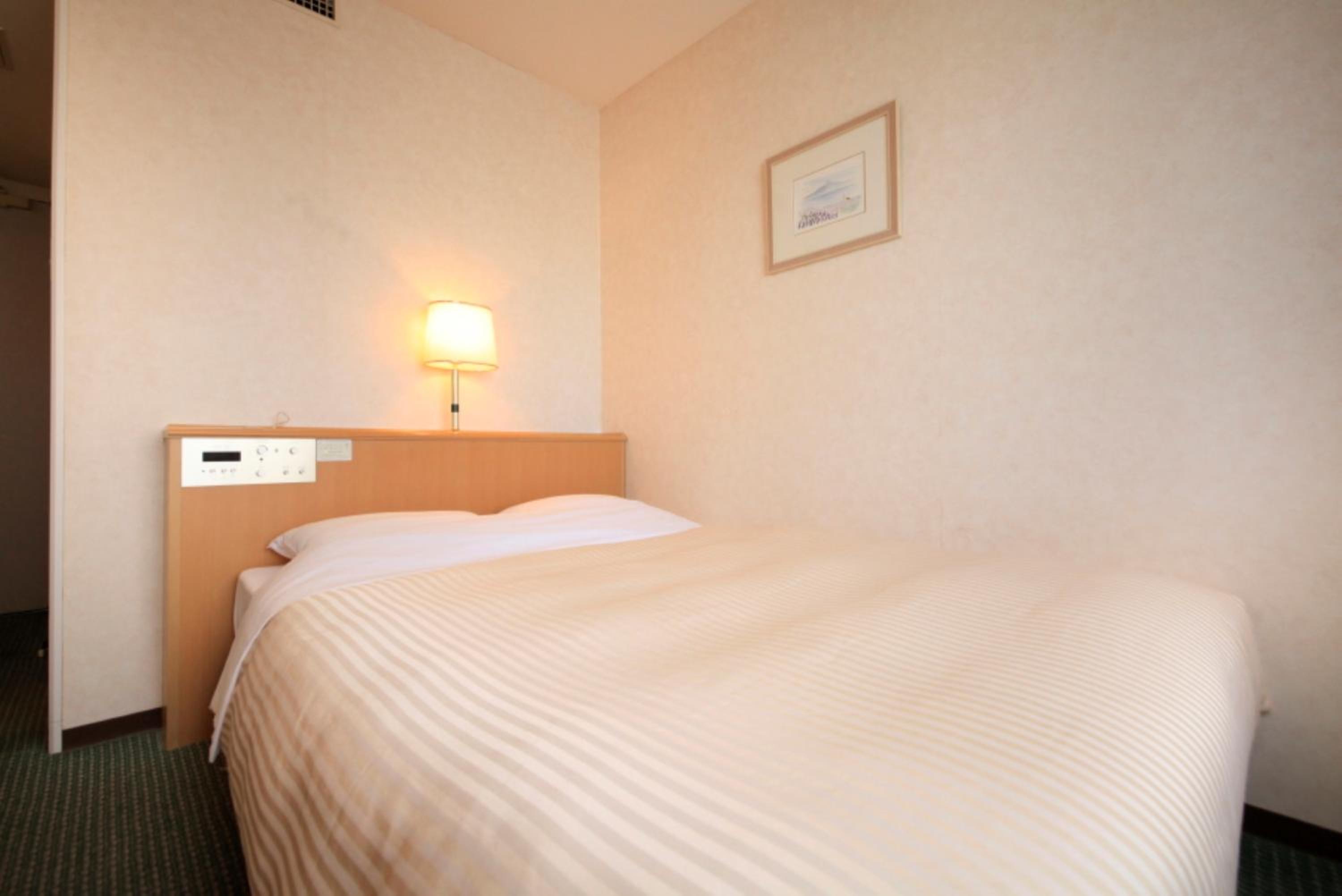 Double Room with Small Double Bed - Smoking photo 1