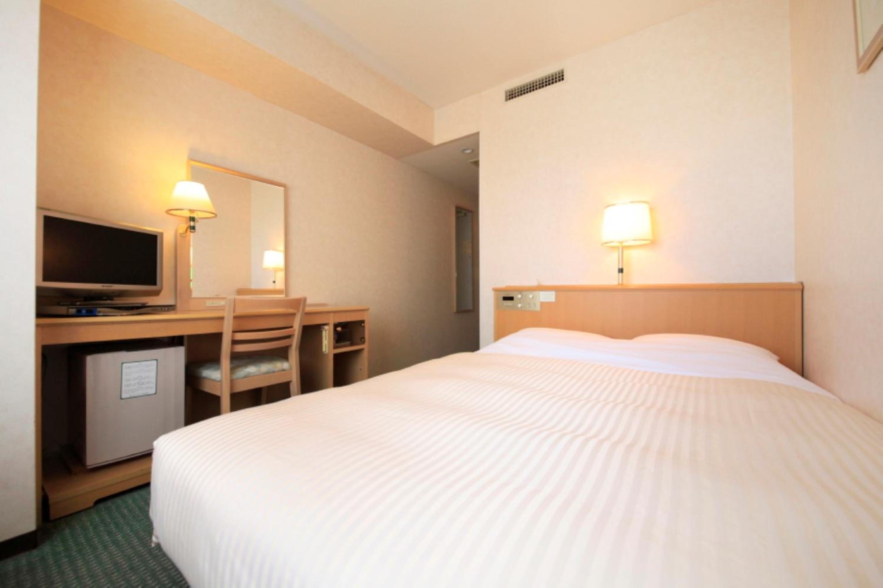 Double Room with Small Double Bed - Non-Smoking photo 3