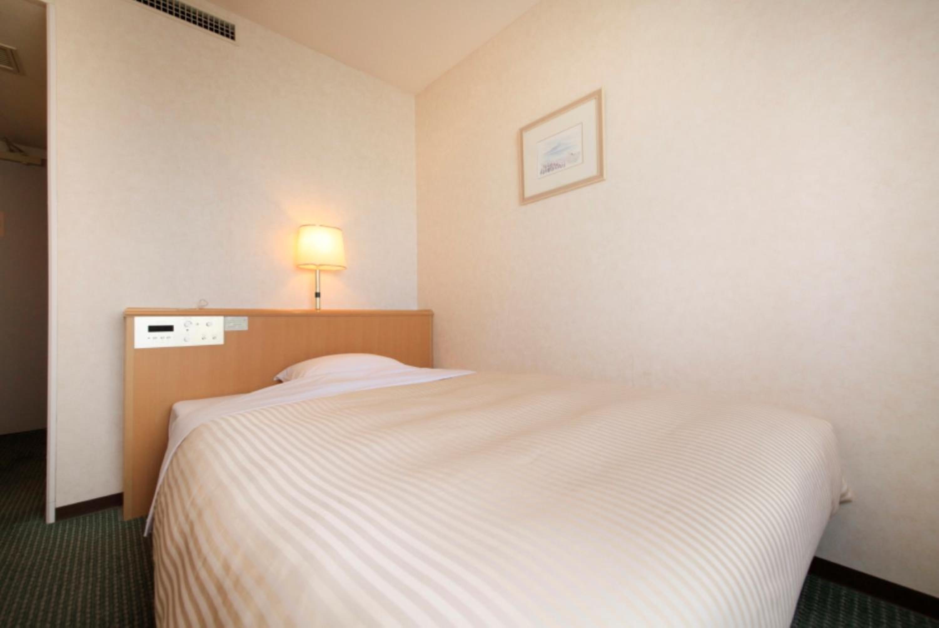 Single Room - Non-Smoking photo 3