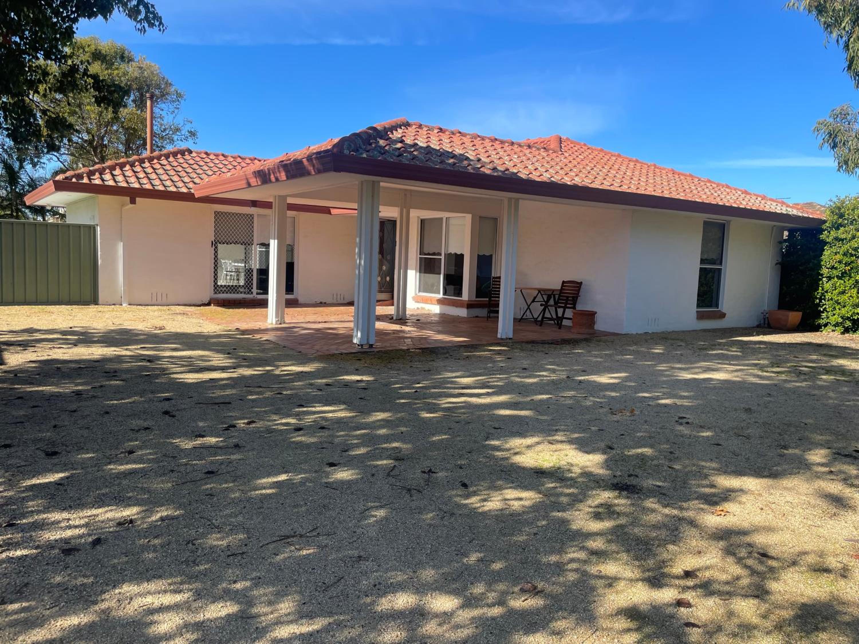 Four-Bedroom House photo 2