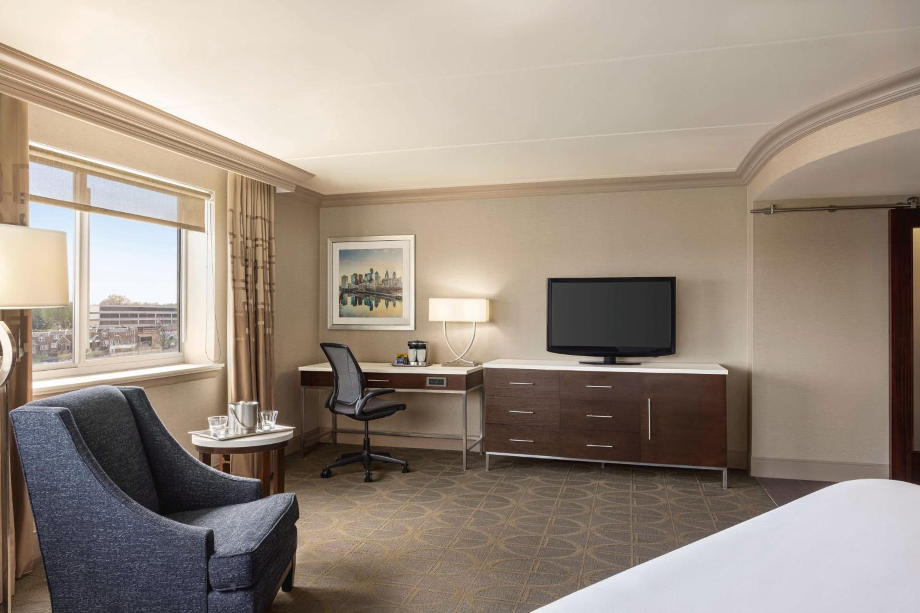 Superior King Room - Photo 3