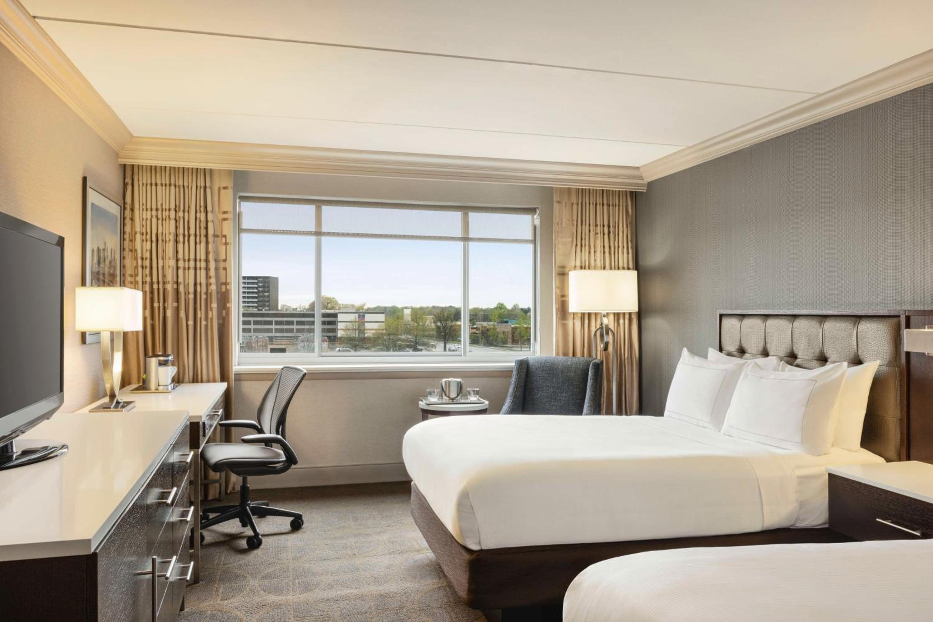 Double Room with Two Double Beds - Photo 2