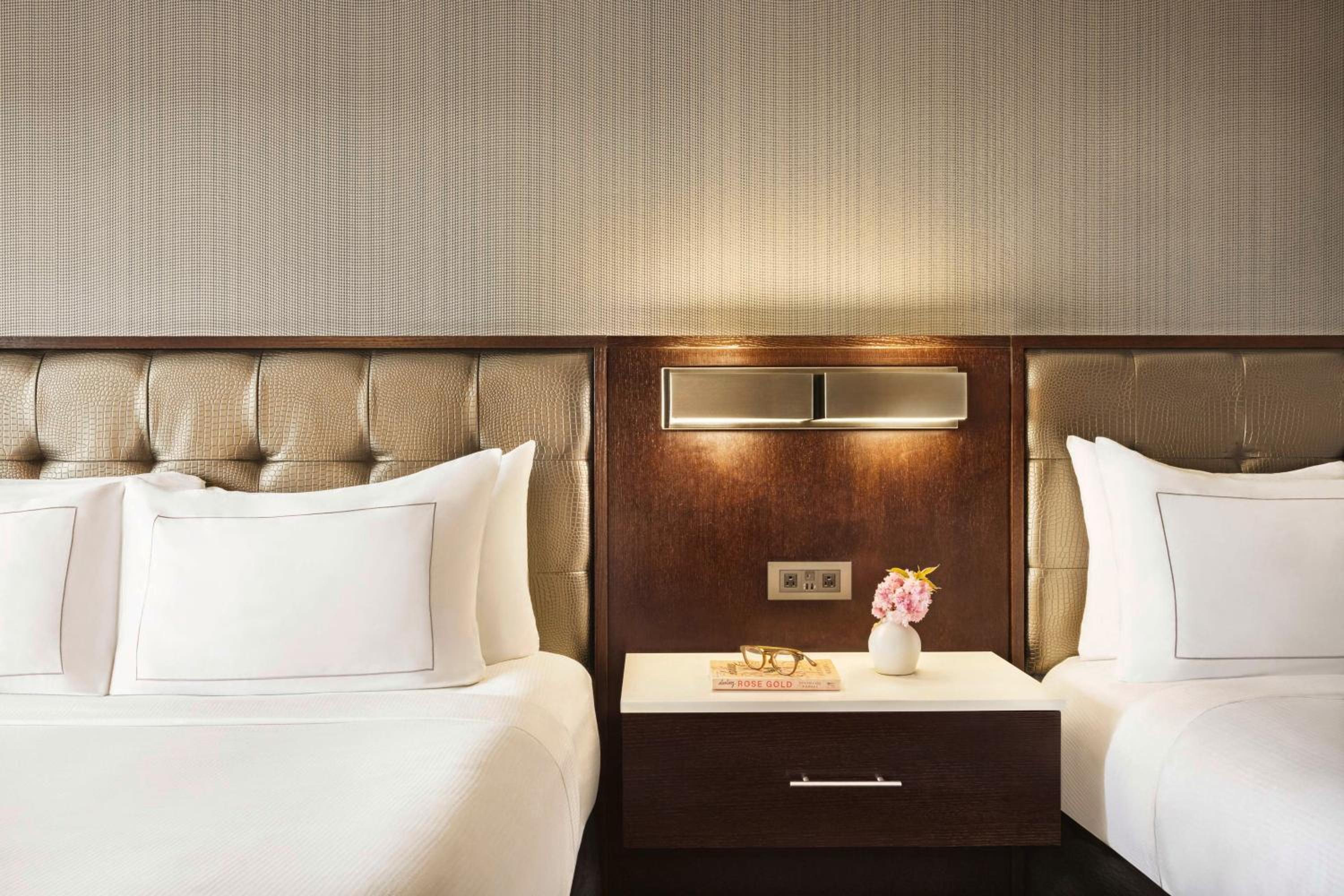Double Room with Two Double Beds - Photo 8