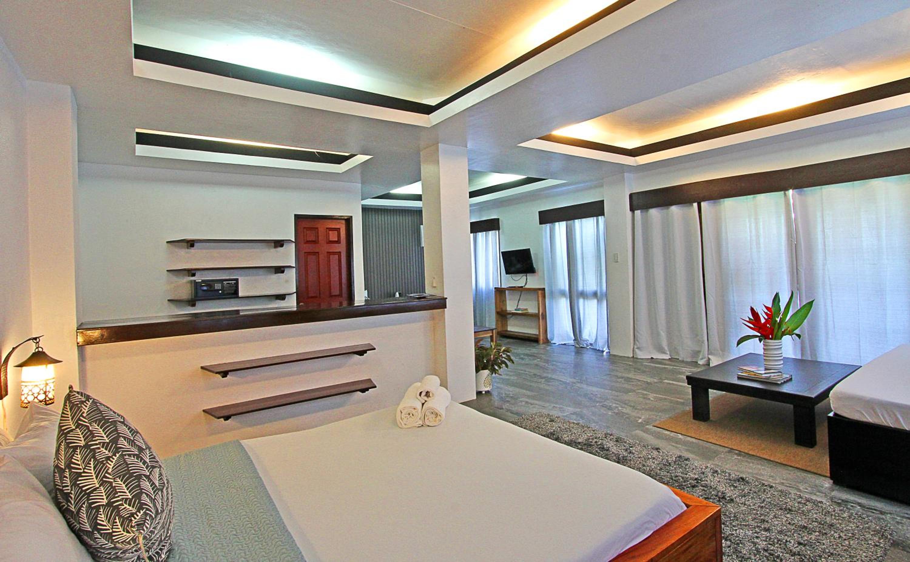 King Suite with Ocean View with Free Use of Golf Course photo 2