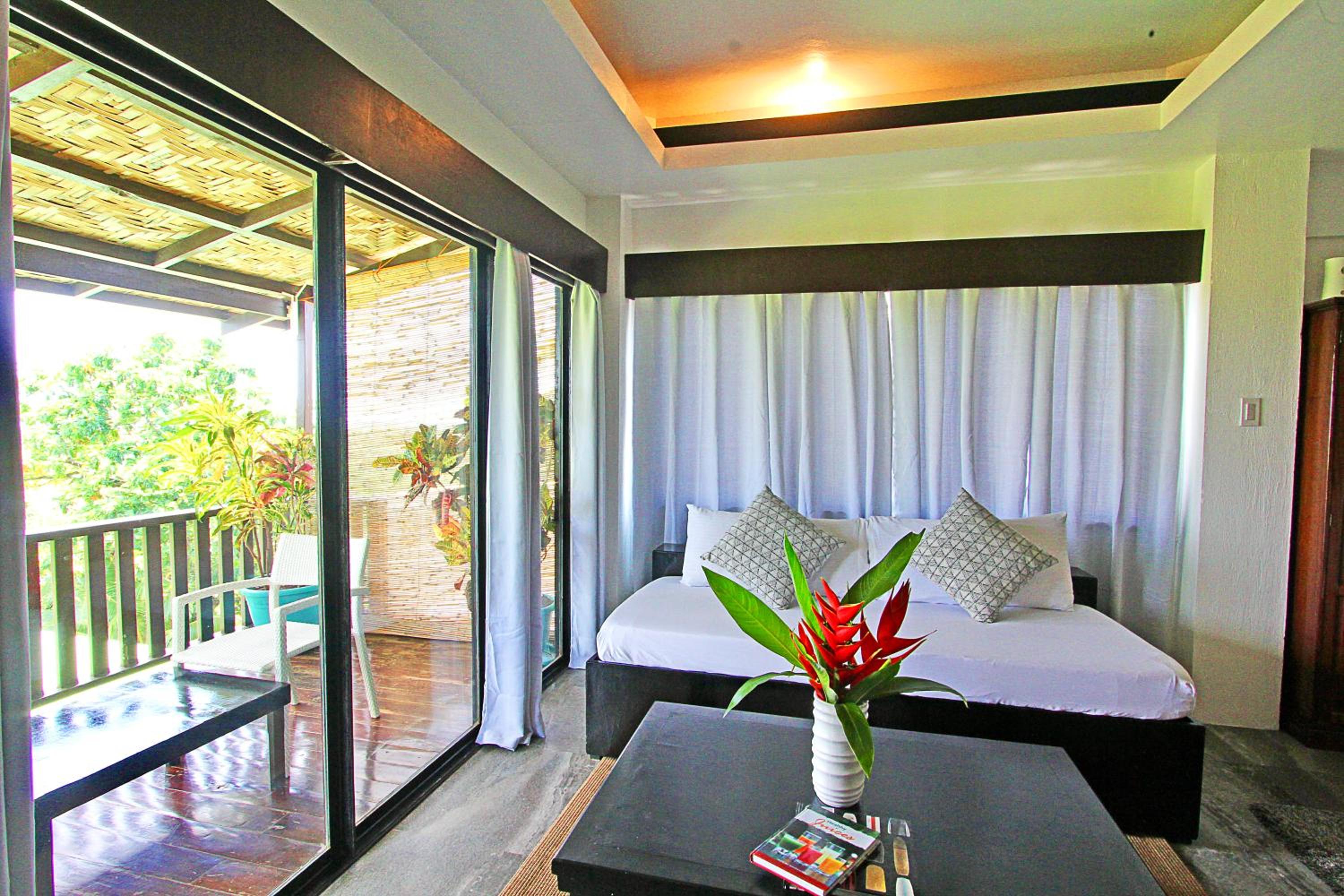 King Suite with Ocean View with Free Use of Golf Course photo 3