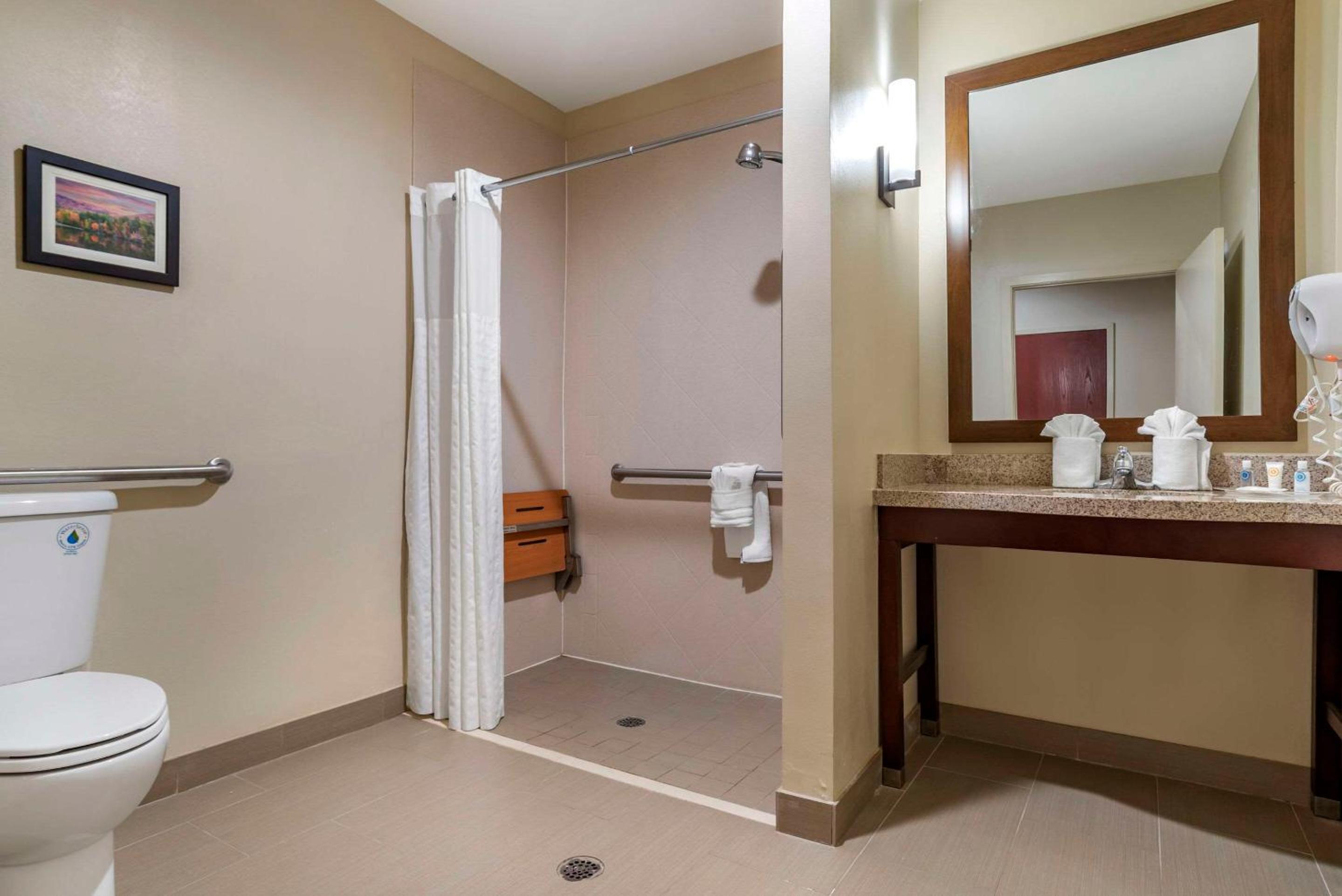 Suite with Two Queen Beds - Accessible/Non-Smoking - Photo 1