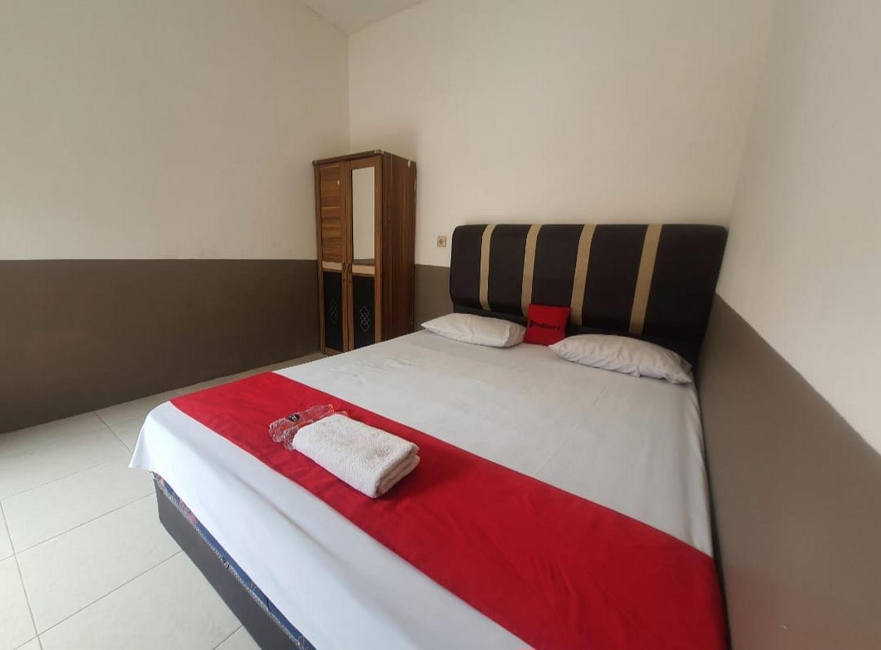 Standard Double Room - Photo 8