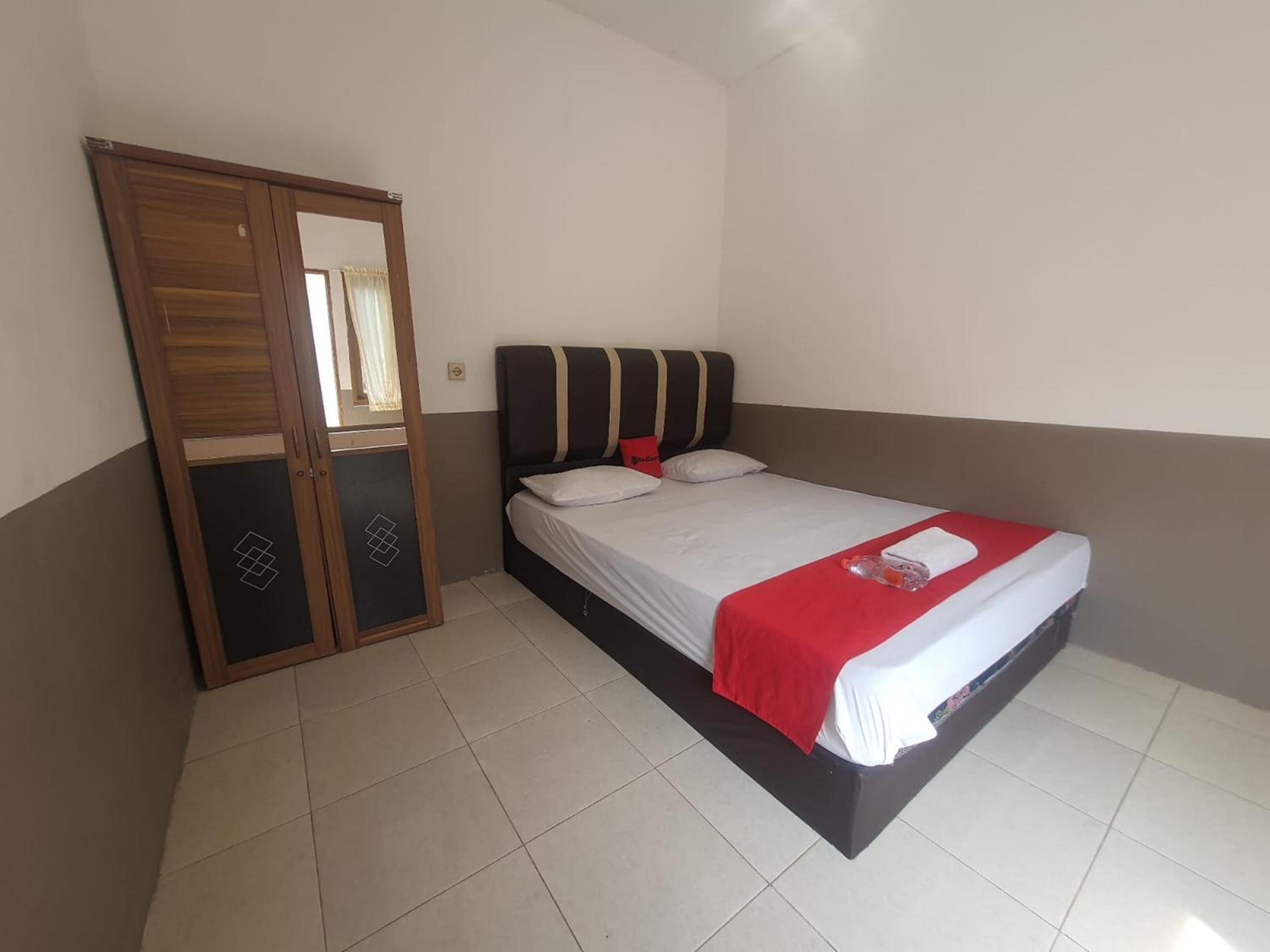 Standard Double Room - Photo 5