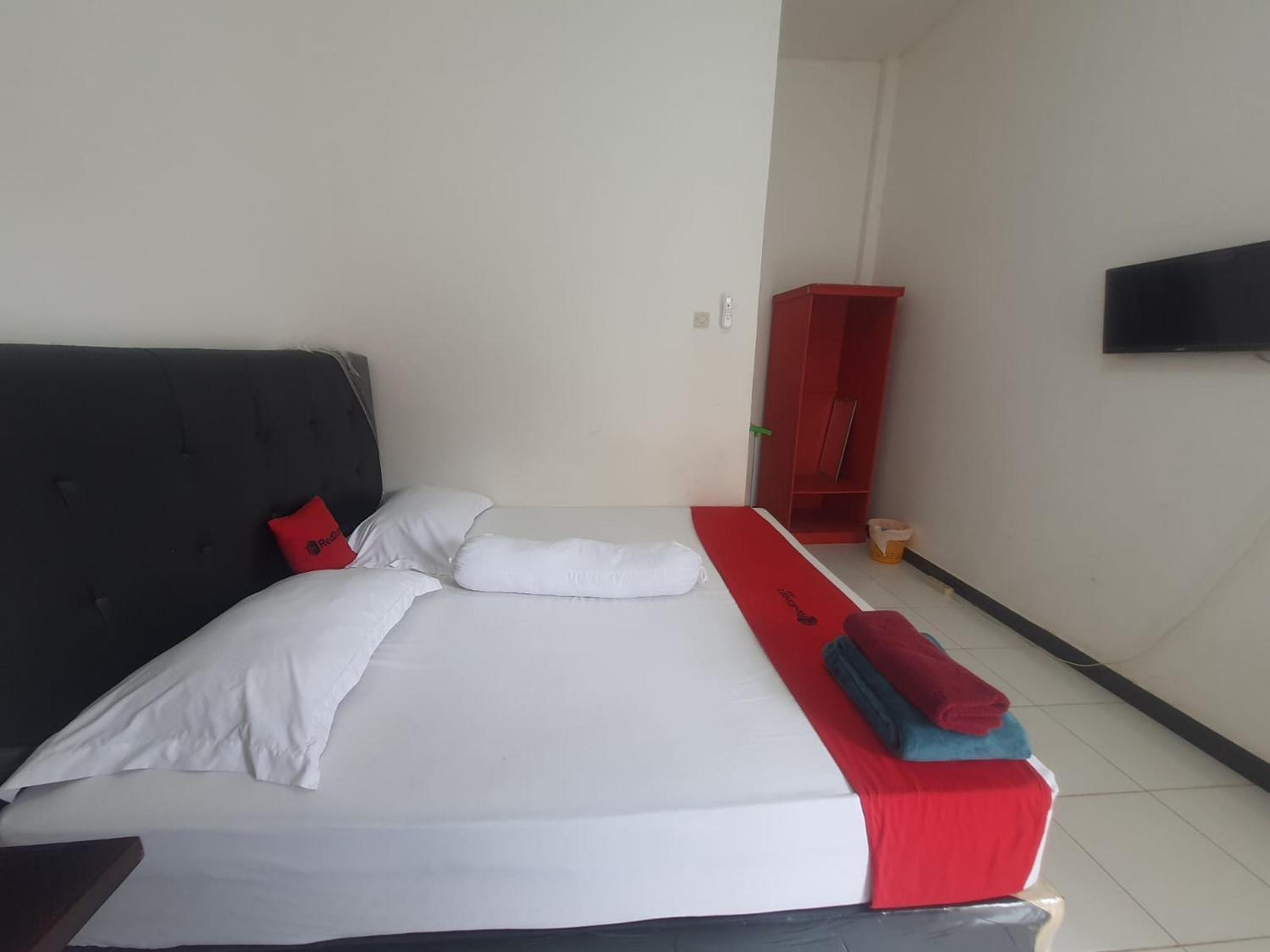 Deluxe Room - Photo 5