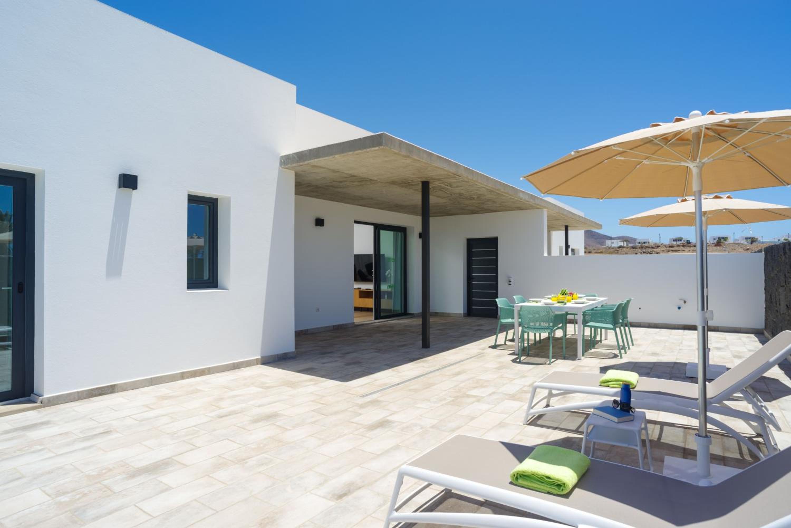 Three-Bedroom Villa photo 2