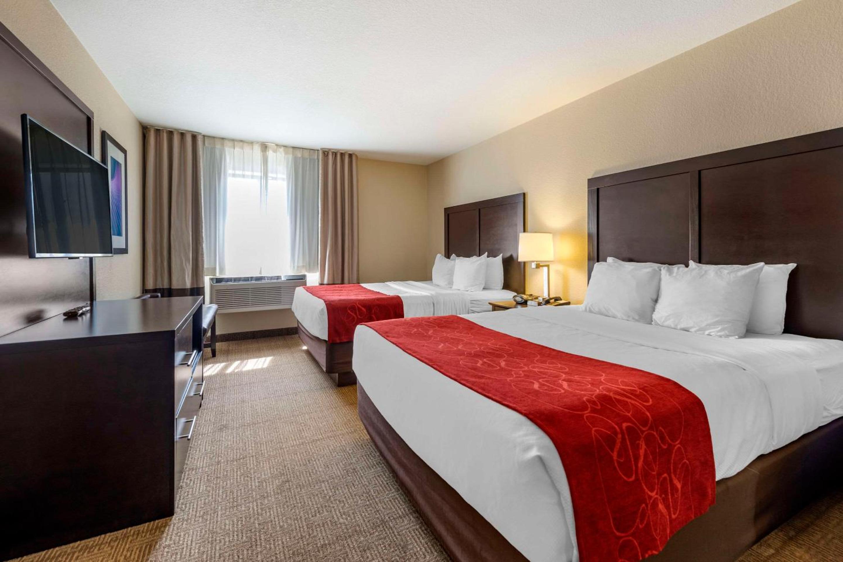 Queen Suite with Two Queen Beds - Accessible/Non-Smoking - Photo 1