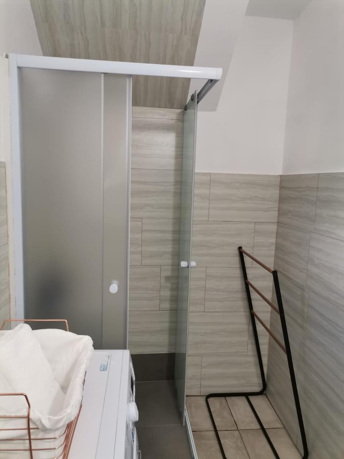 One-Bedroom Apartment with Balcony photo 3