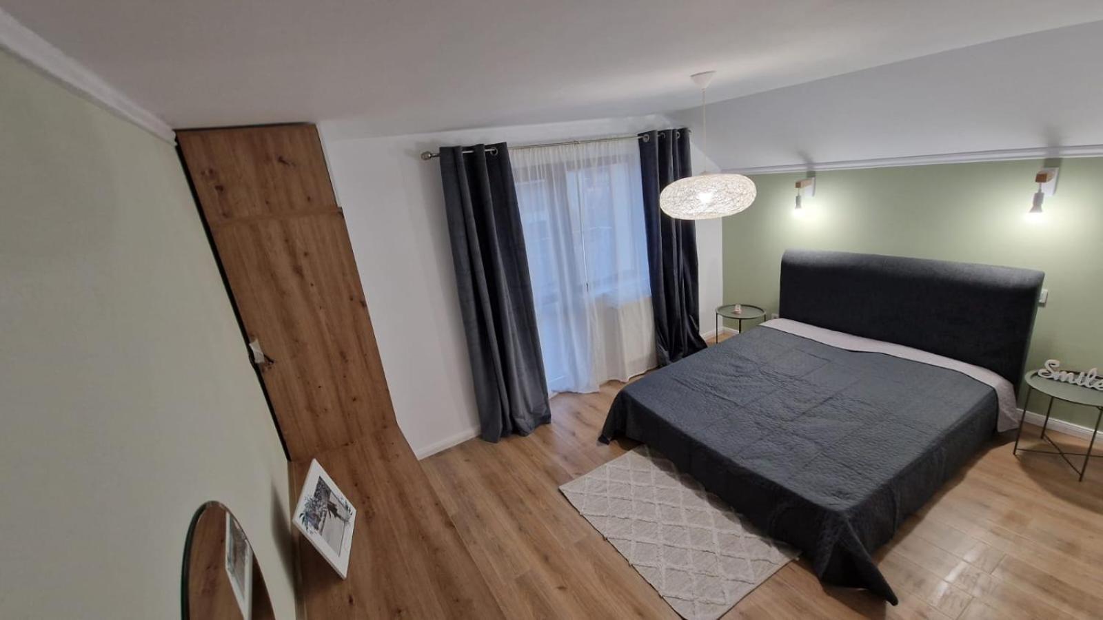 Three-Bedroom Deluxe Apartment