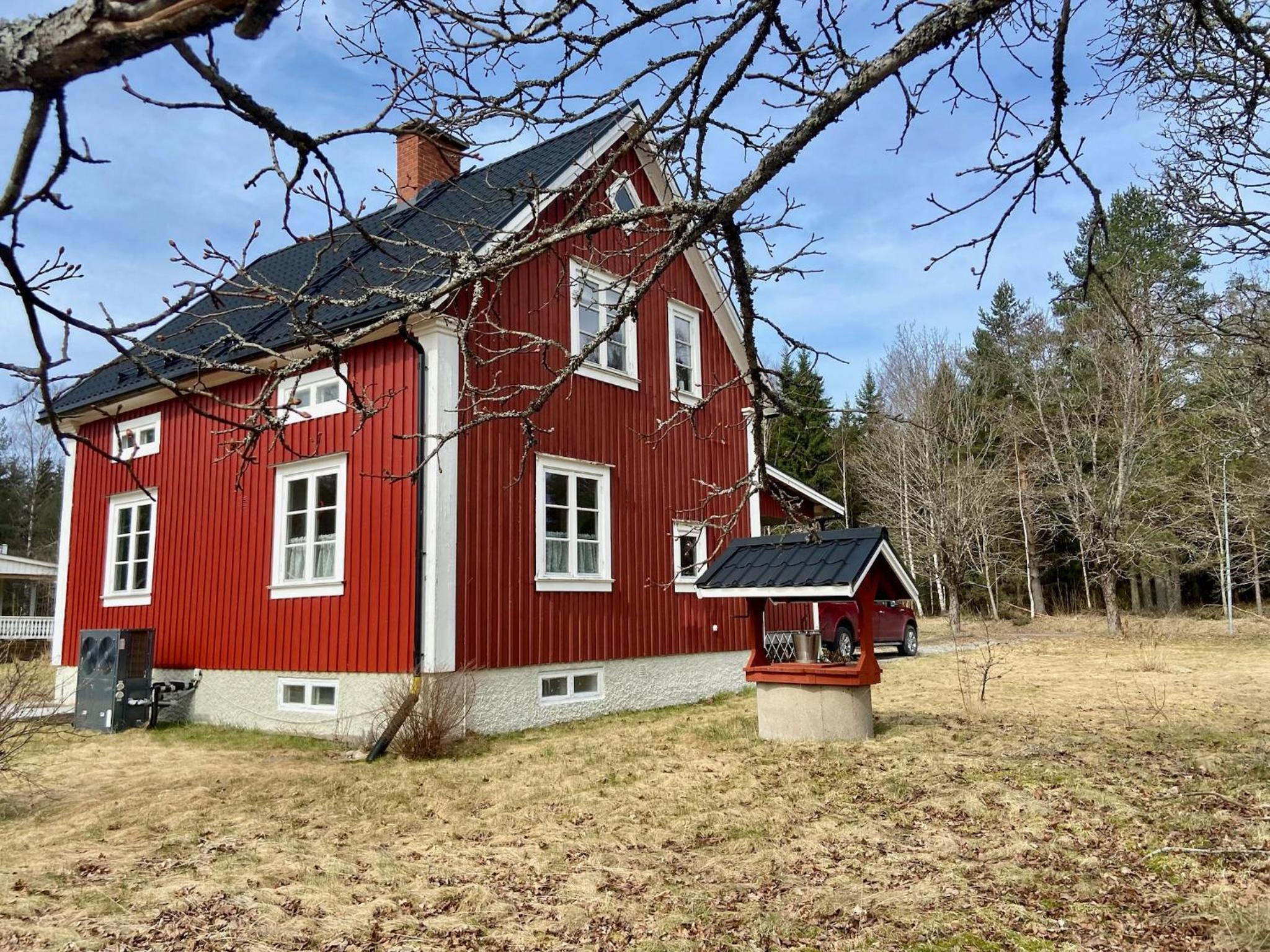 Three-Bedroom House photo 1