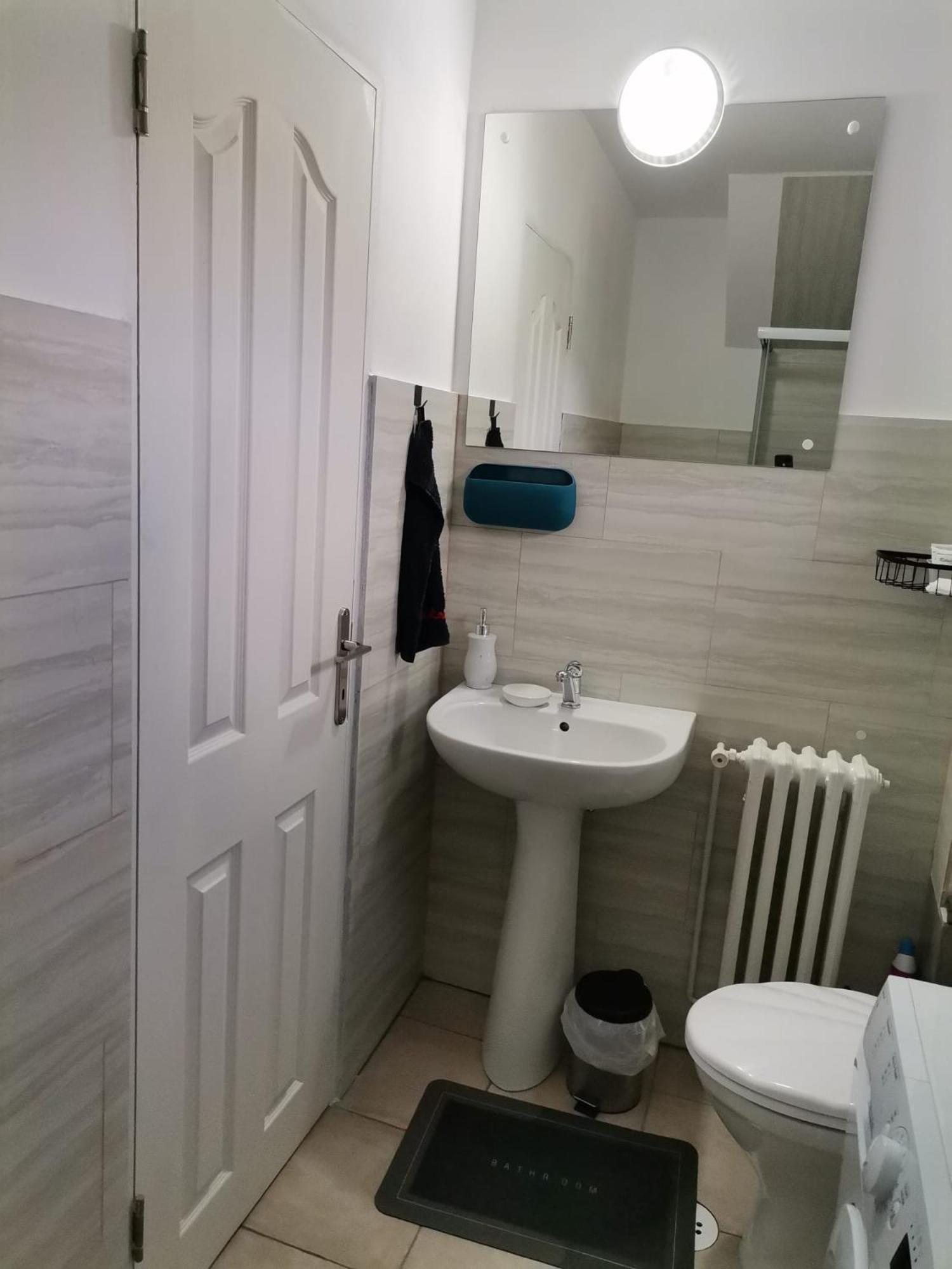 One-Bedroom Apartment with Balcony photo 2