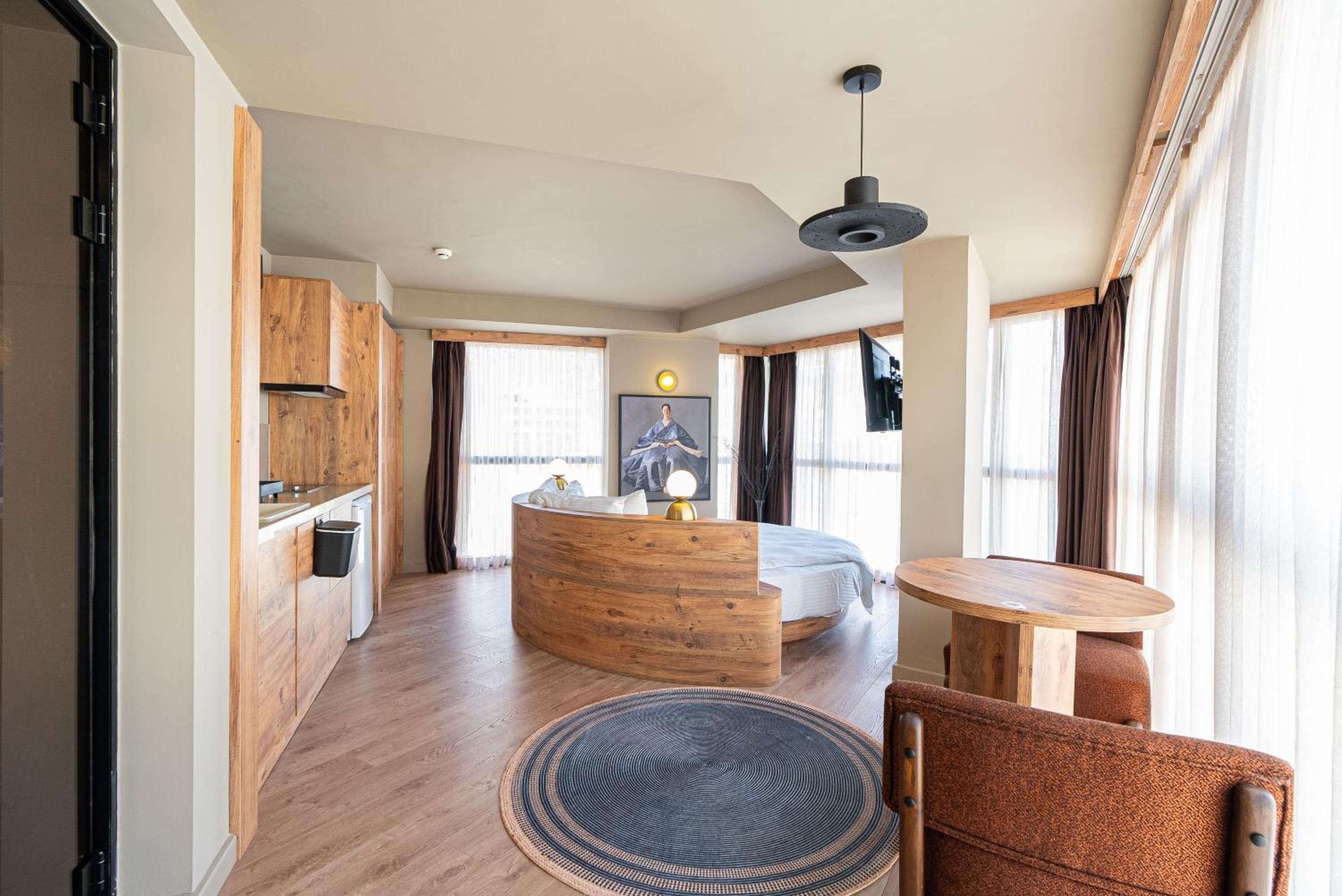 Deluxe King Room photo 2