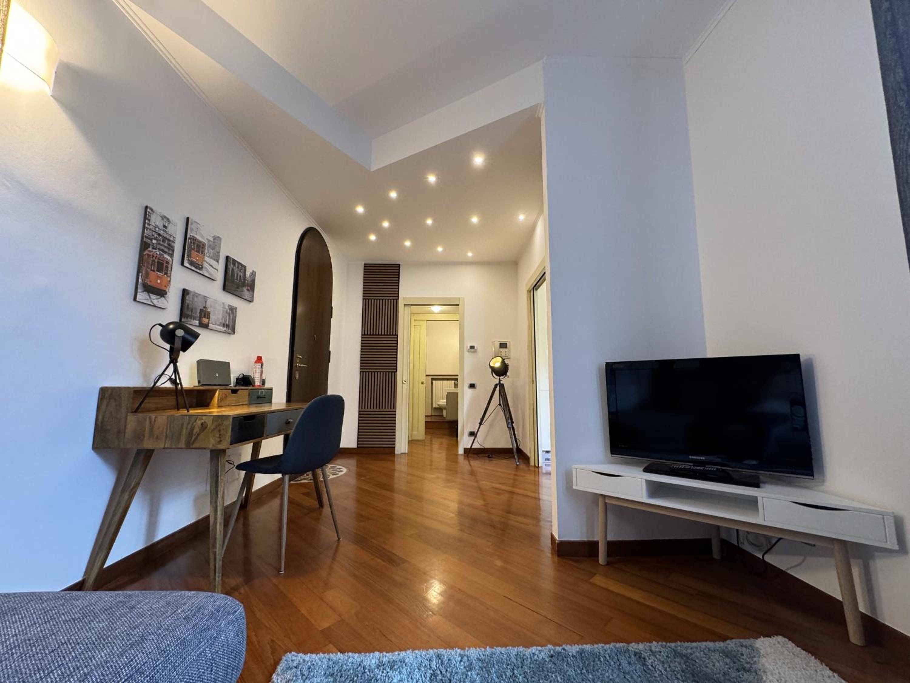 One-Bedroom Apartment