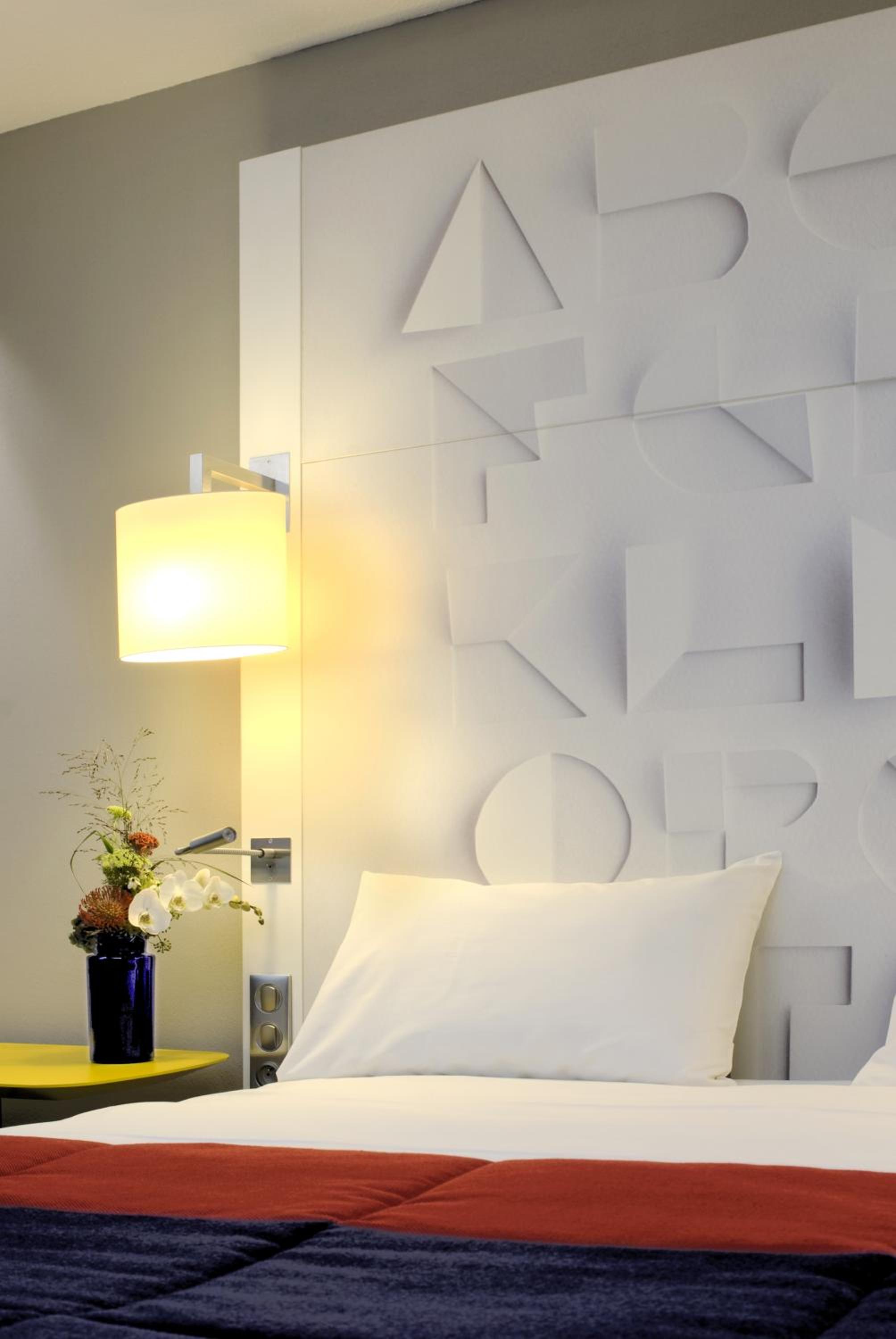 Deluxe Double Room with Sofa Bed - Garden Side - Photo 4