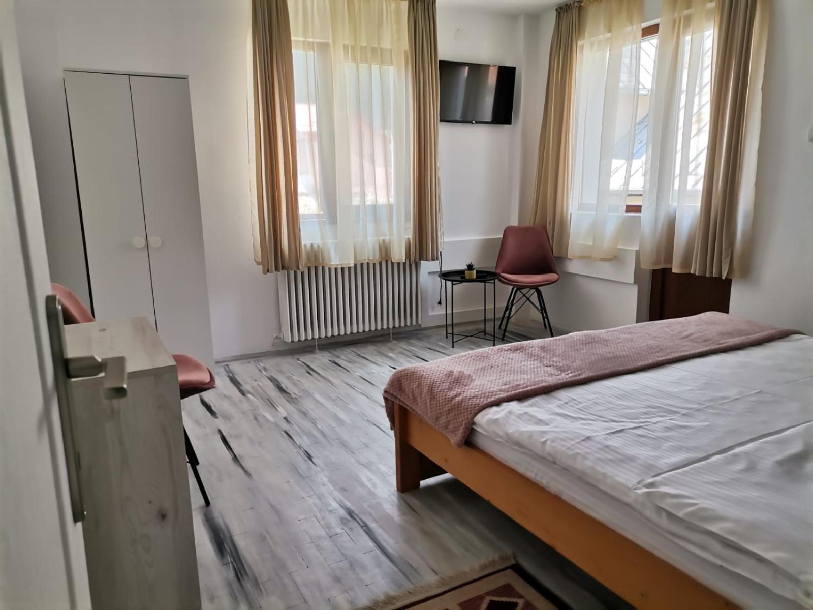 One-Bedroom Apartment with View photo 3