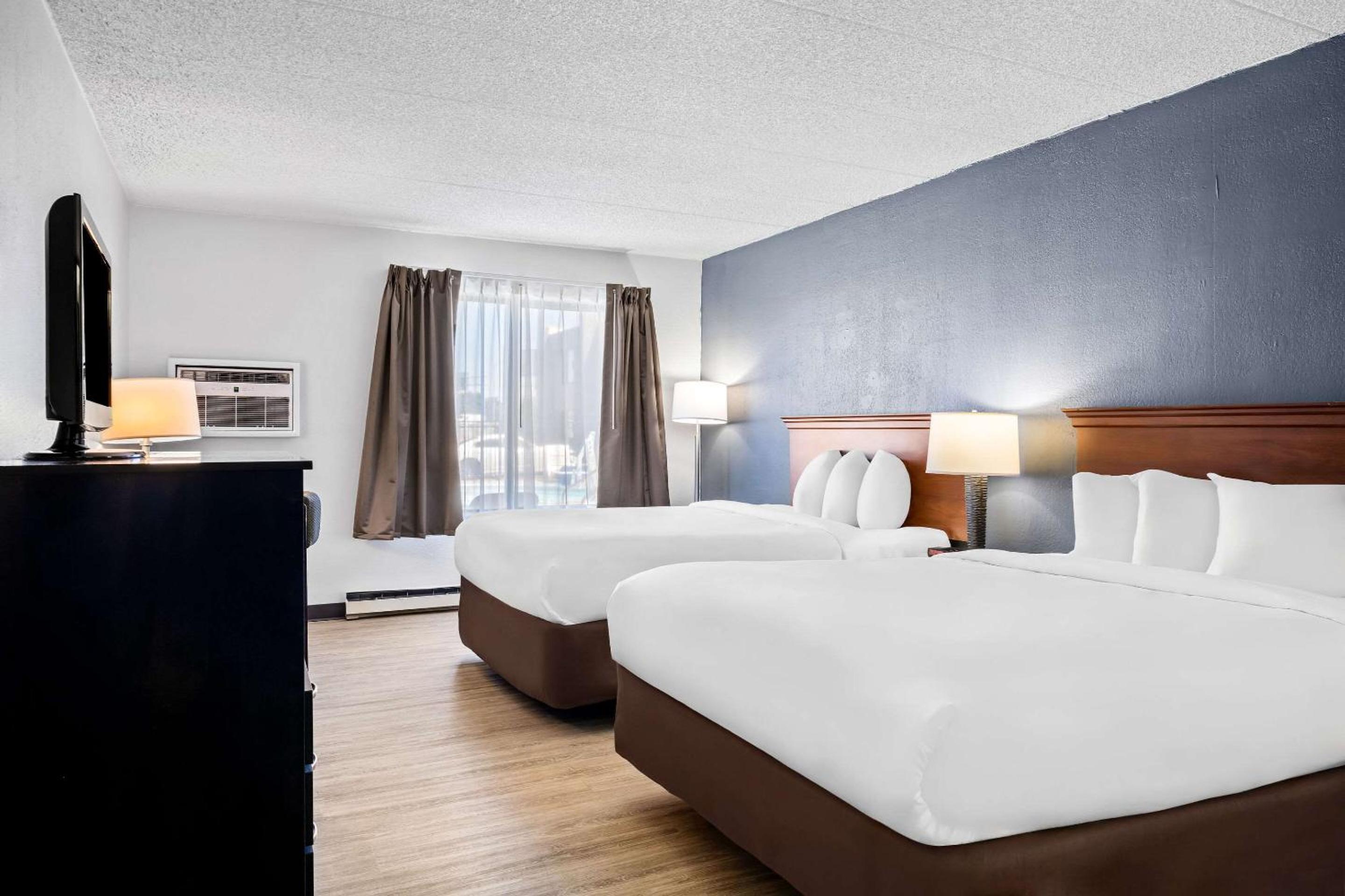 Double Room with Two Double Beds - Non-Smoking - Photo 1